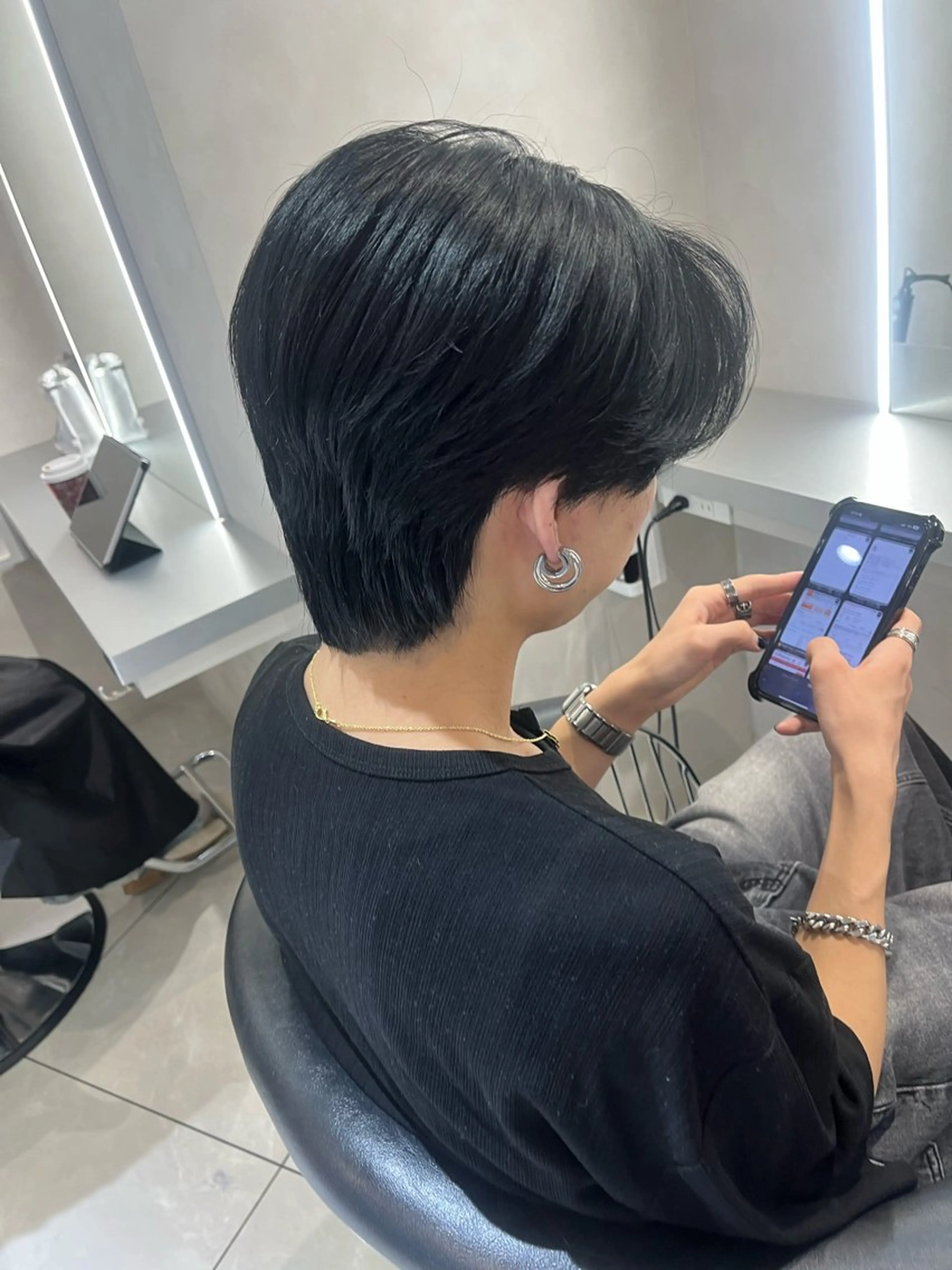 カラー メンズ カット ヘアカラー 韓国メンズ特化 ダウン・毛流れパーマのヘアスタイル