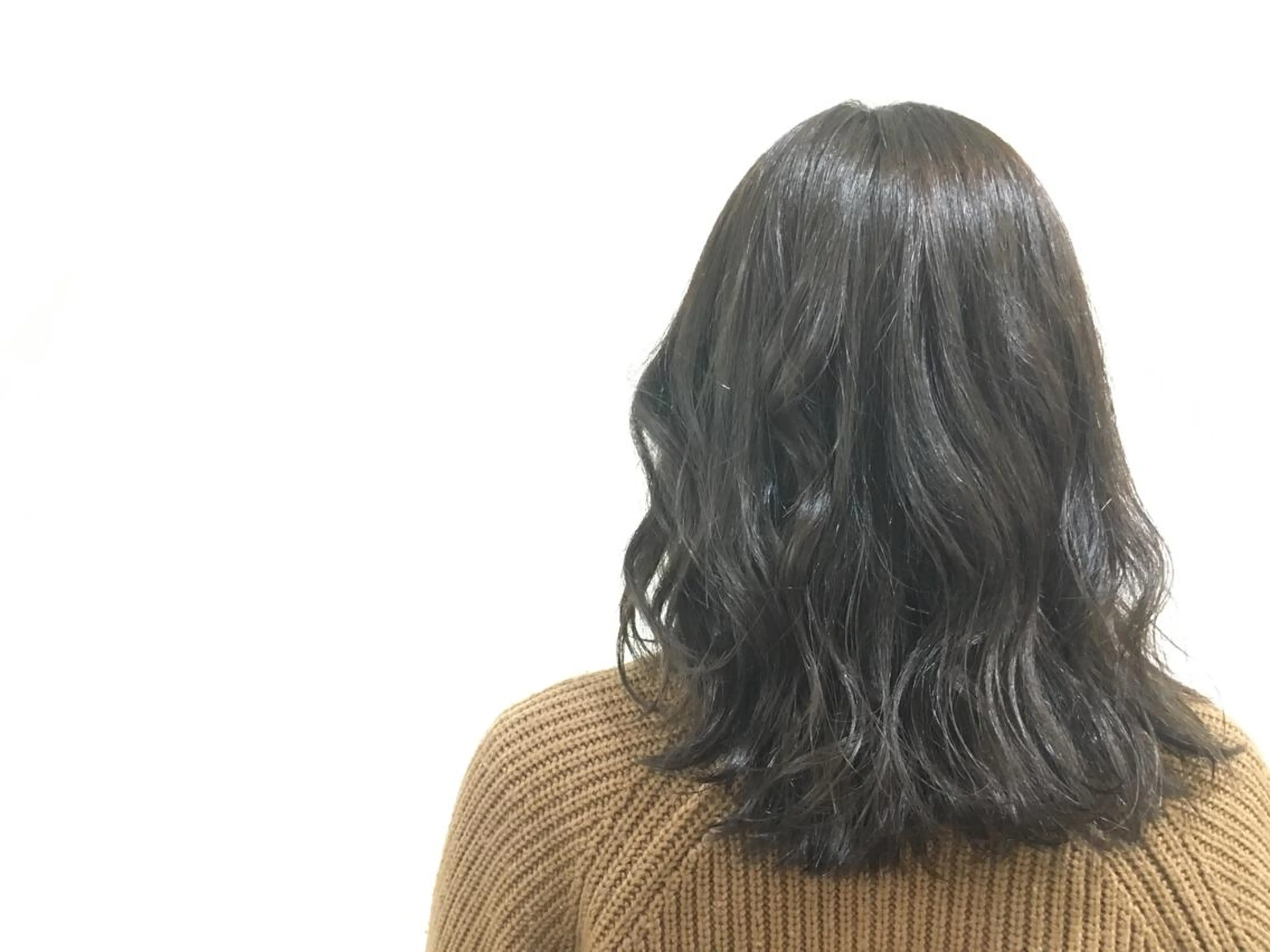 ミディアム カラー アッシュ ミント 新井 友菜のヘアスタイル