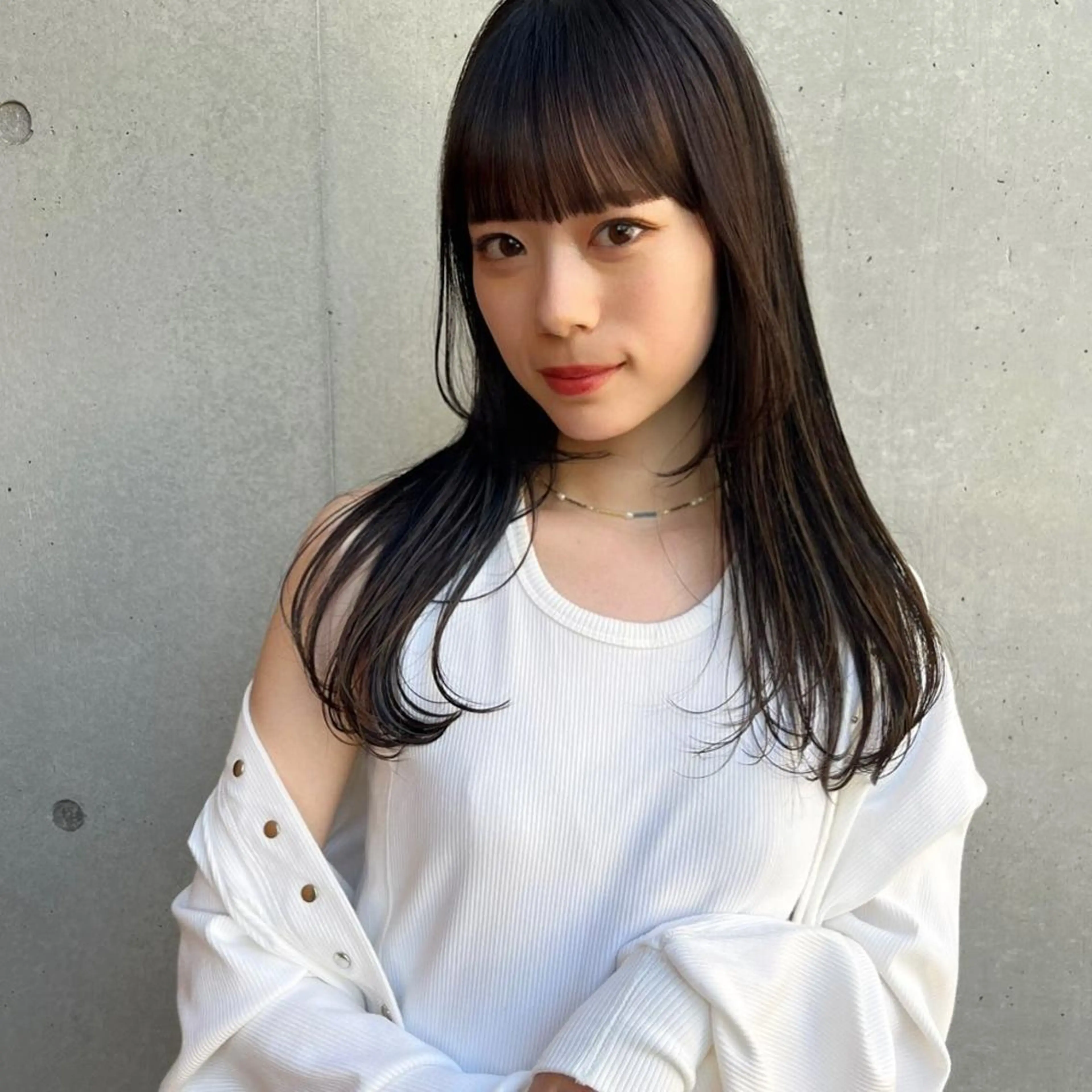 ミディアム カラー ヘアアレンジ 黒髪 ハイライトカラー くせ毛 顔まわりレイヤー ハイライト 韓国/髪質改善💘 櫻井かれんのヘアスタイル