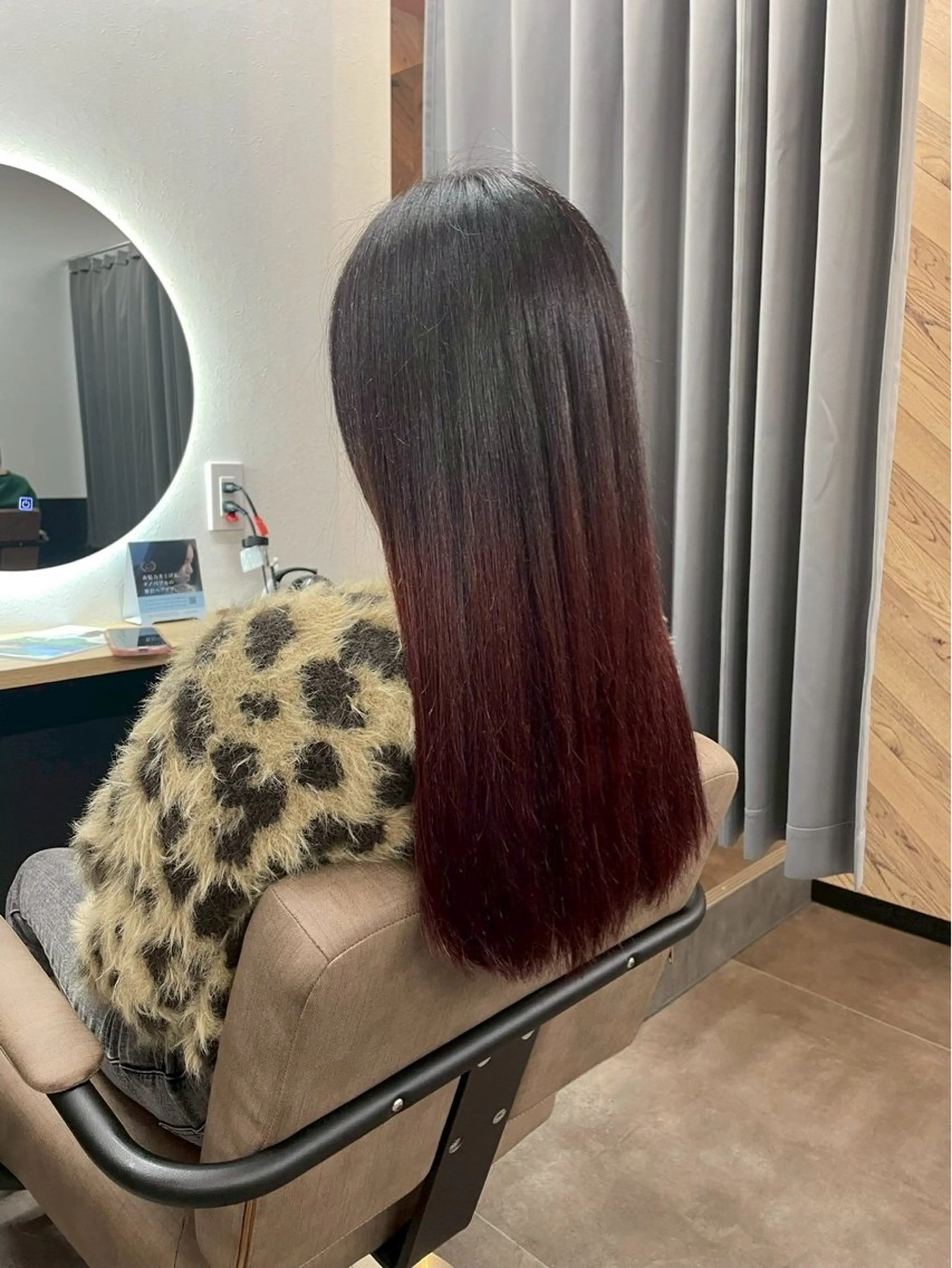 カット➕グラデーションカラー➕5ステップトリートメントの写真