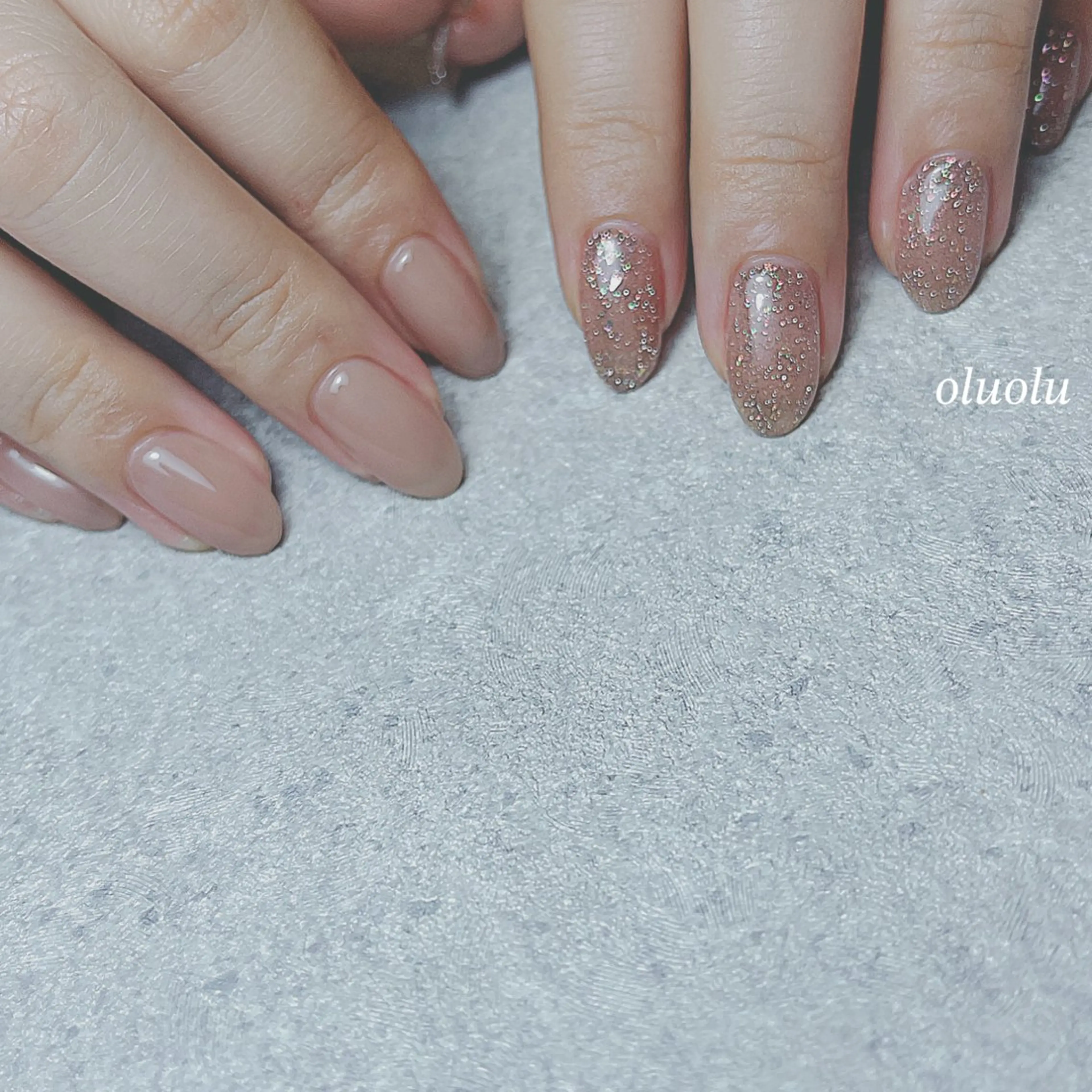 ネイル アートネイル フラッシュネイル フットネイル ワンカラーネイル シンプルネイル ハンドネイル 大村 紬華のネイルデザイン