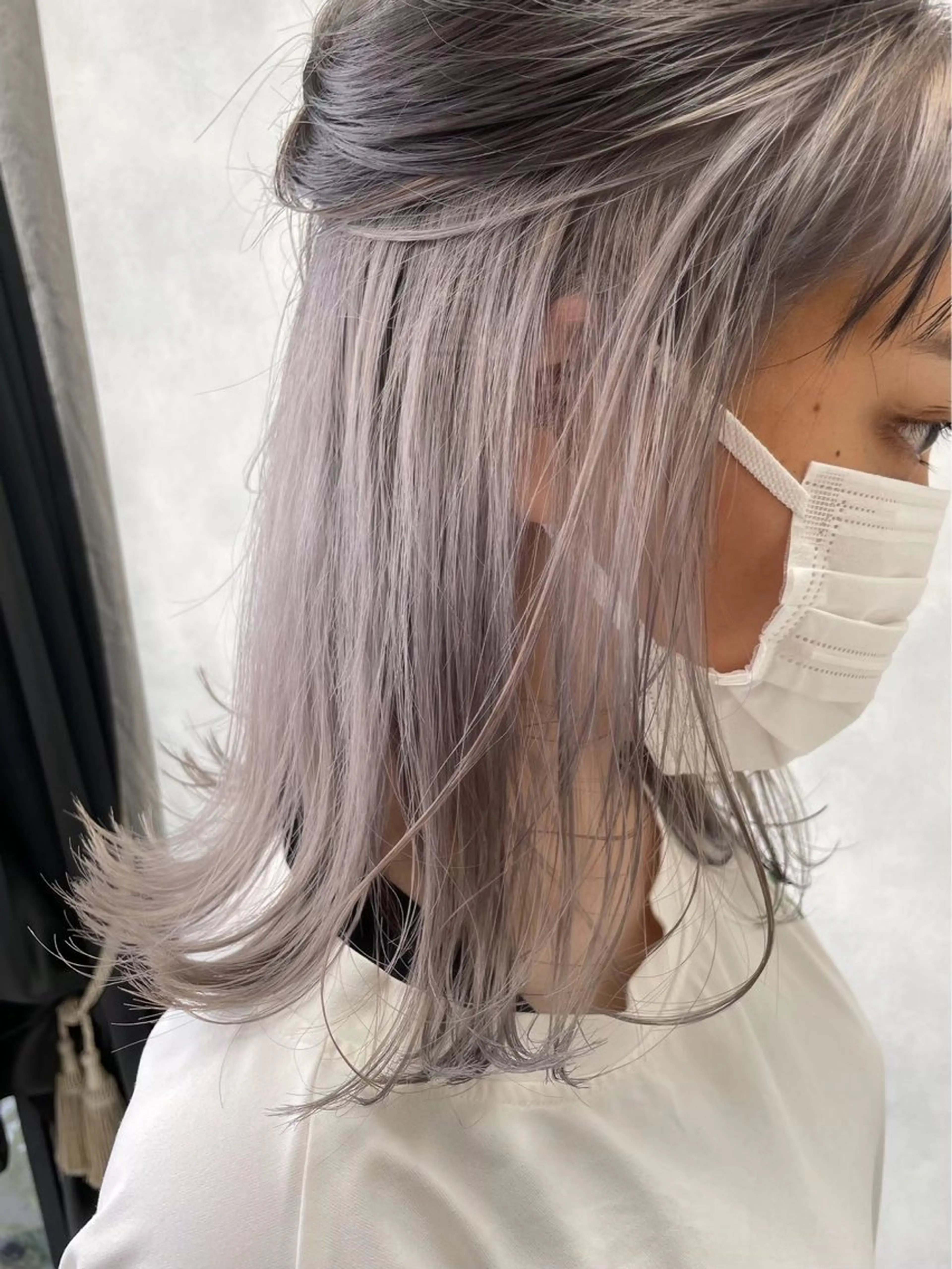 ミディアム カラー ヘアアレンジ ハイトーンカラー 🌈難波🌈ベージュ カラー【ヒロム】のヘアスタイル