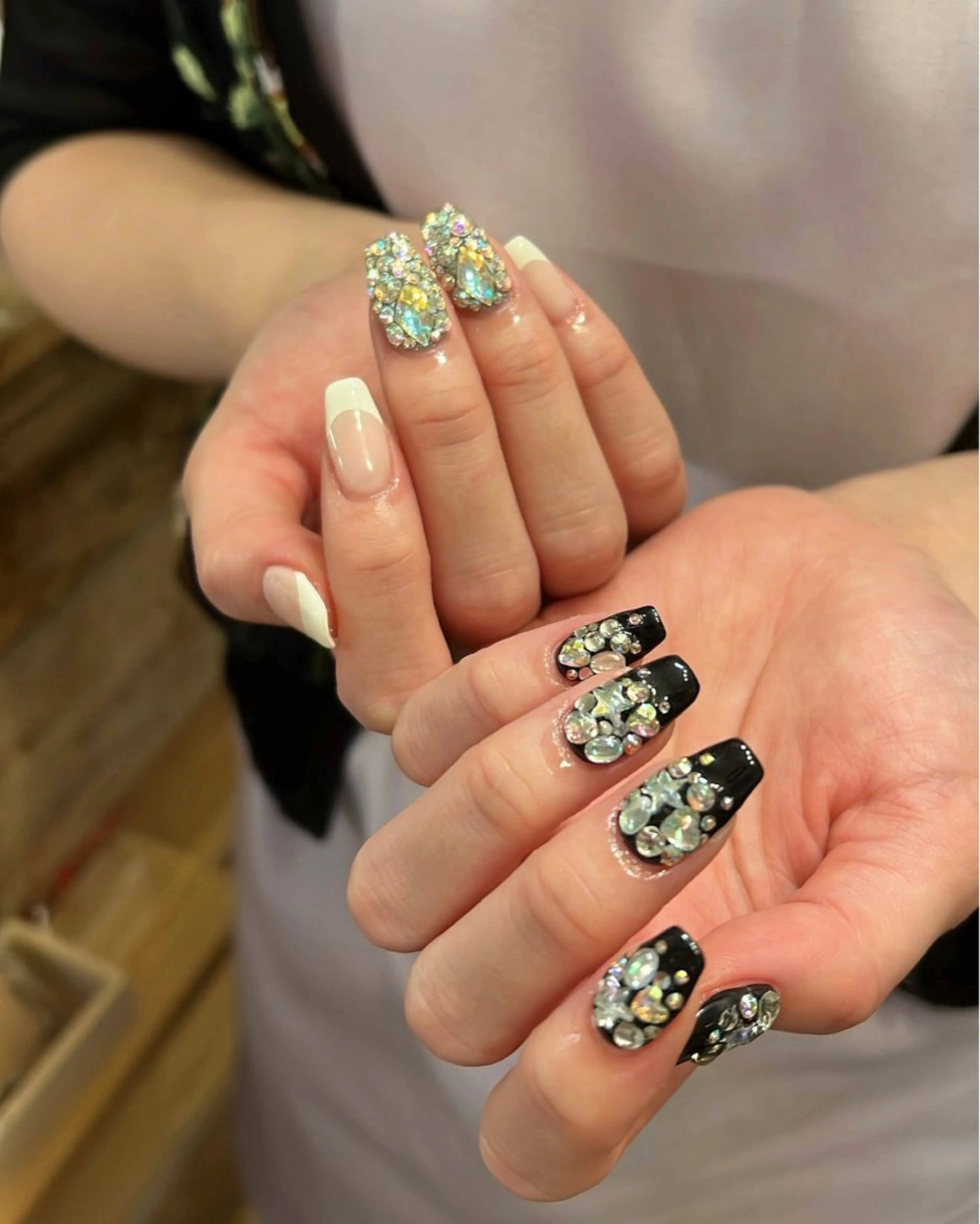 ネイル ハンドネイル フットネイル ハンドケア Nes.Nail所属・Miyagi Asamiのネイルデザイン