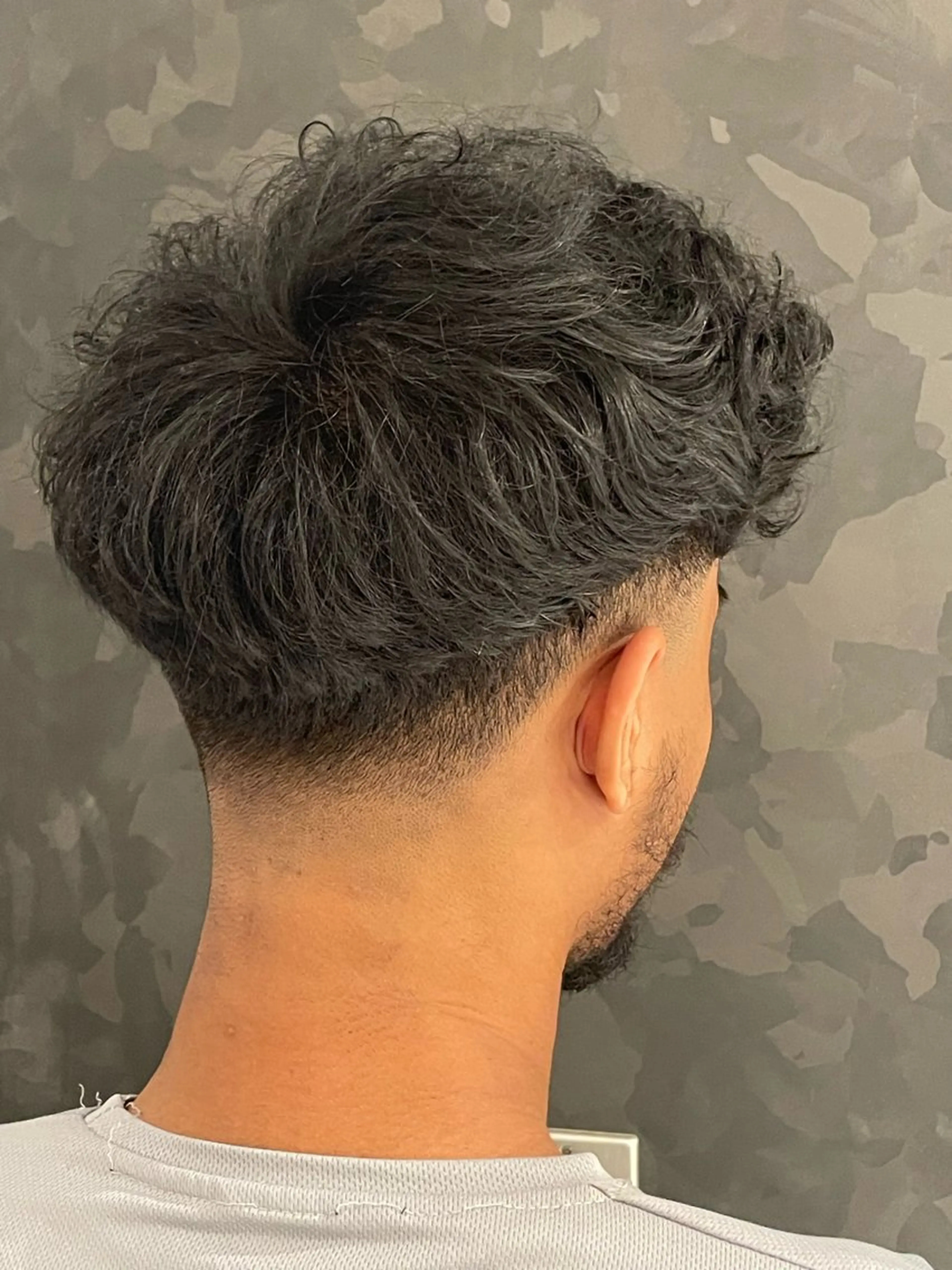 ミディアム 前谷 隆太のヘアスタイル