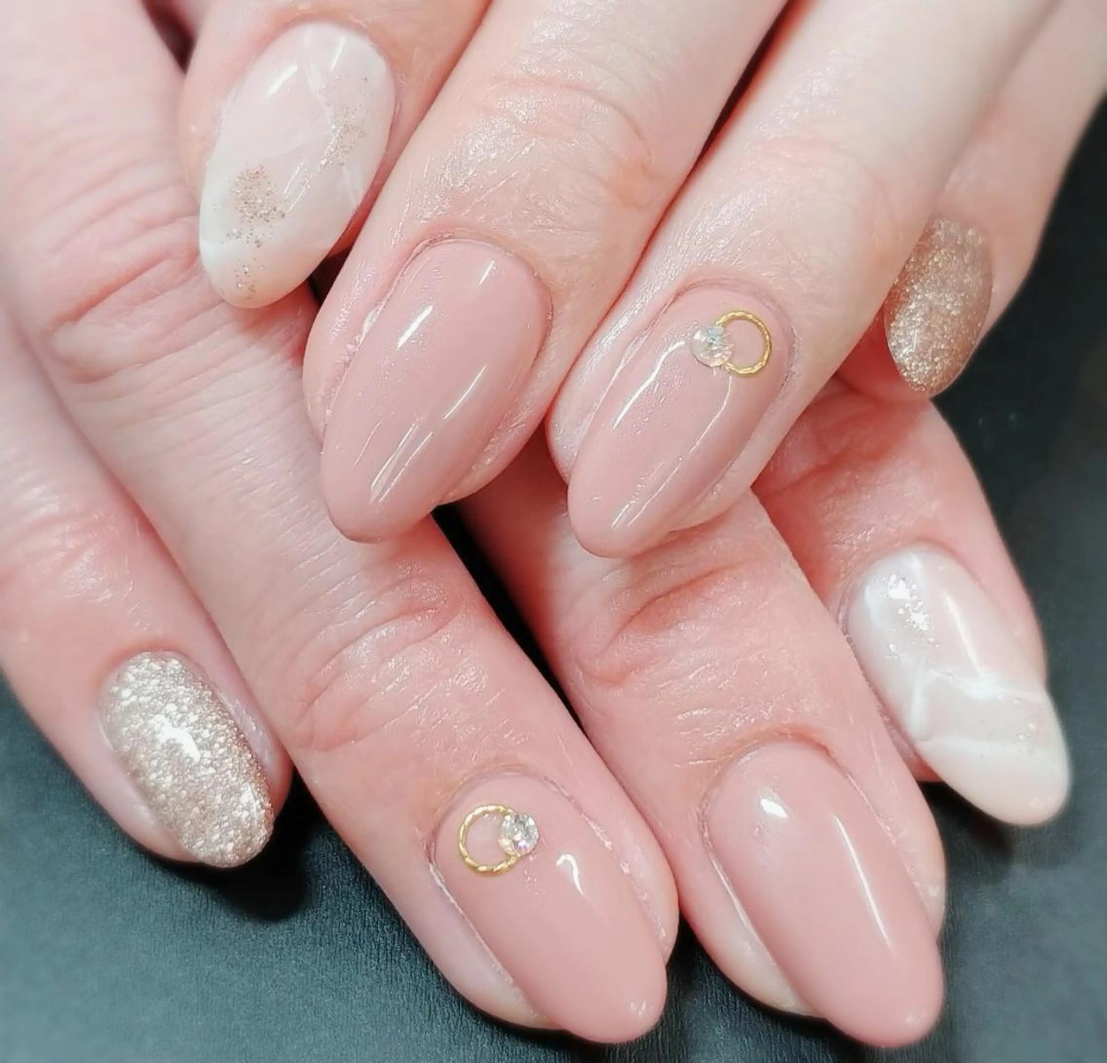 ネイル ゴールド オフィスネイル ピンク ピンクベージュ Nail lieNのネイルデザイン