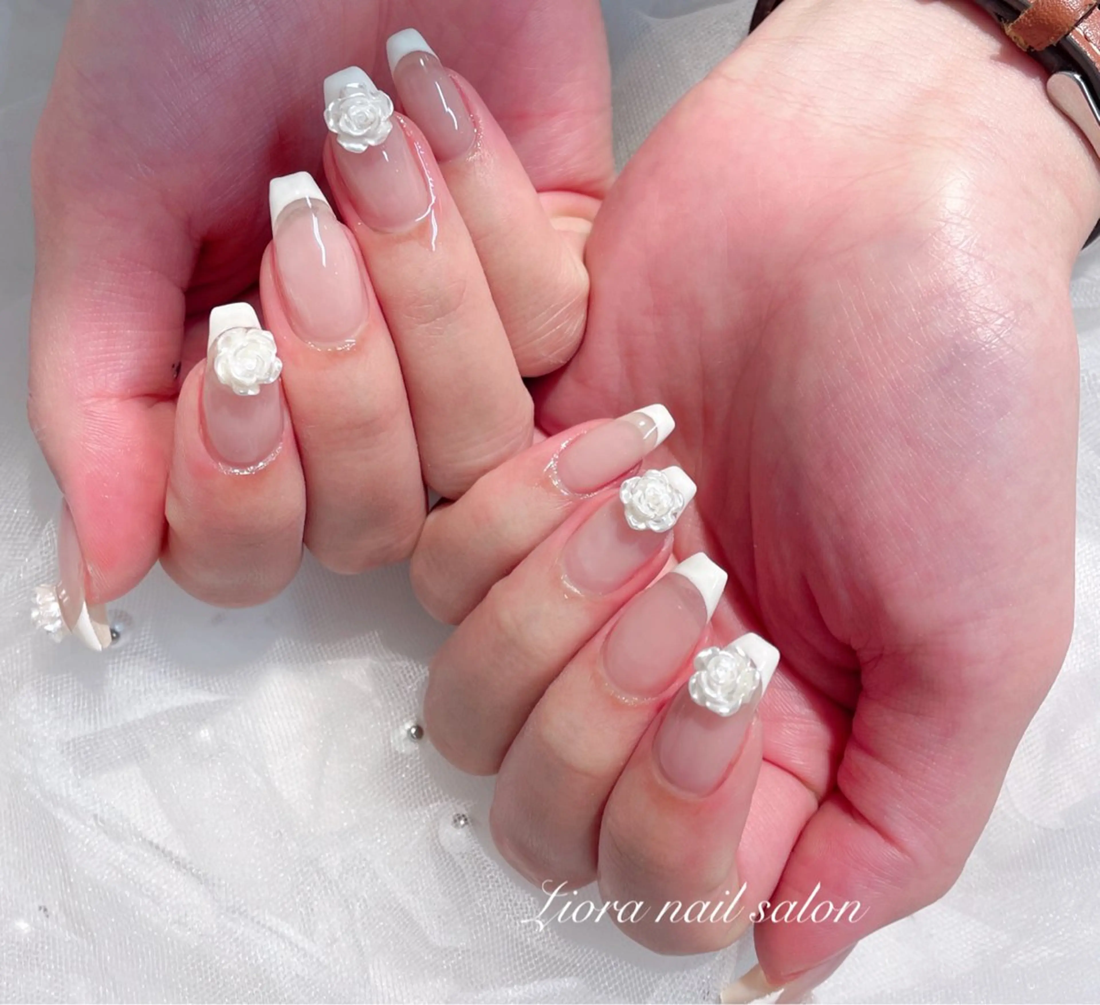 ネイル フレンチネイル ジェルネイル ガーリー グラデーション キラキラネイル ハンドネイル Liora ネイルサロン所属・Liora nail salonのネイルデザイン