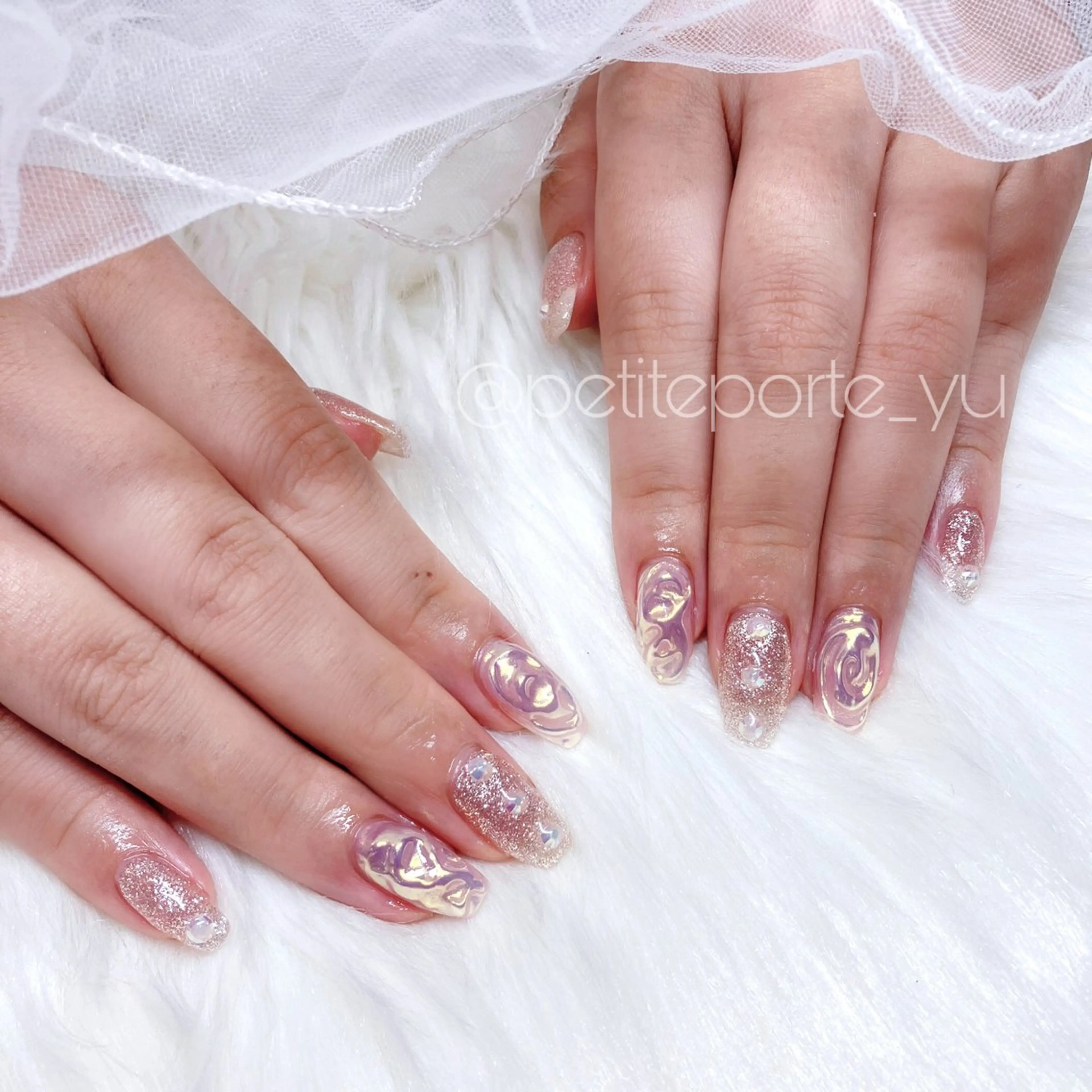 ネイル オーロラネイル ガーリー 氷ネイル・うるうるネイル キラキラネイル ニュアンスネイル ハンドネイル nailsalon petite porte所属・petite porteのネイルデザイン