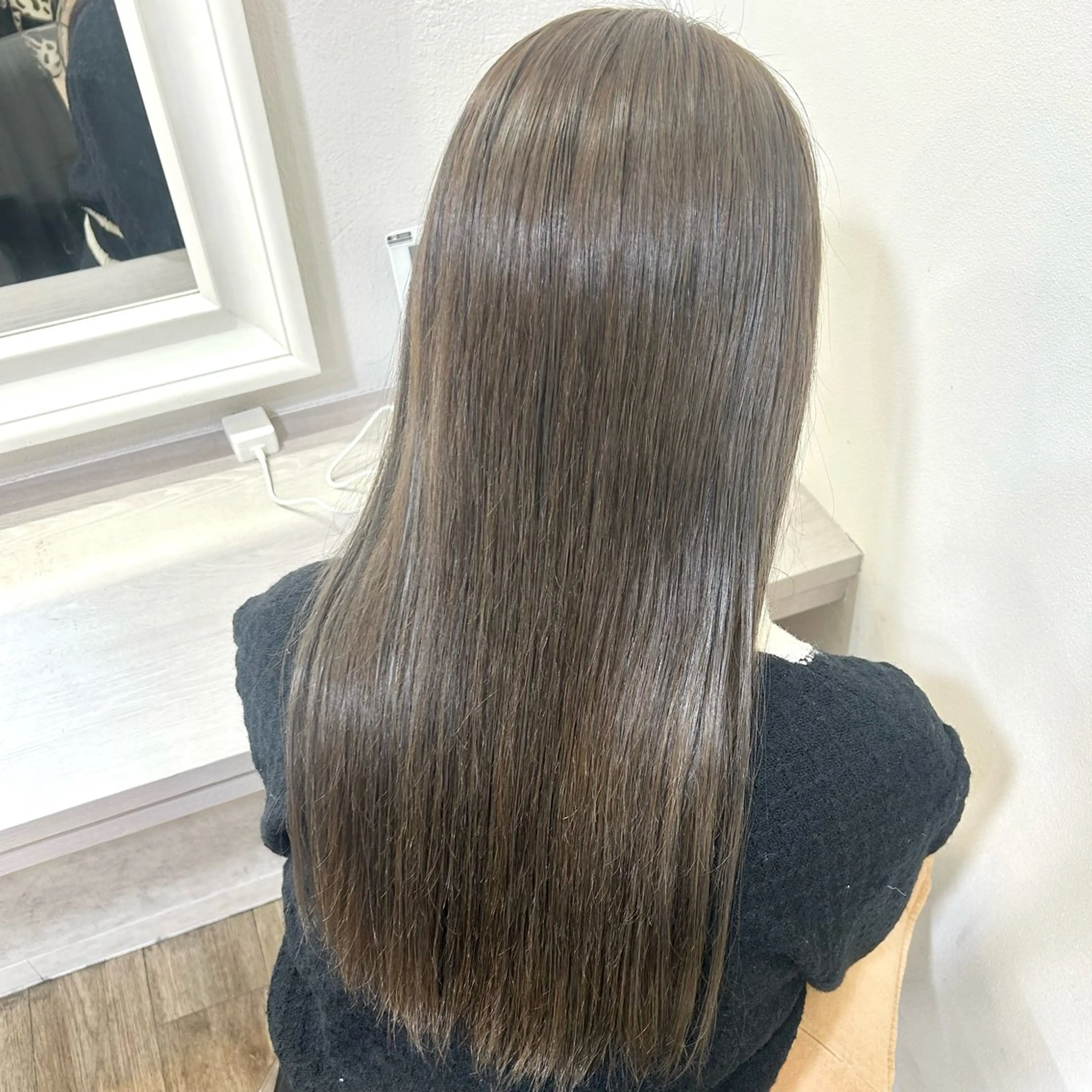 ロング カラー ベージュカラー ブリーチ ブラウンカラー 透明感カラー グレージュ カット ヘアカラー トリートメント ブリーチなしベージュ /ヘアセット/ミユのヘアスタイル