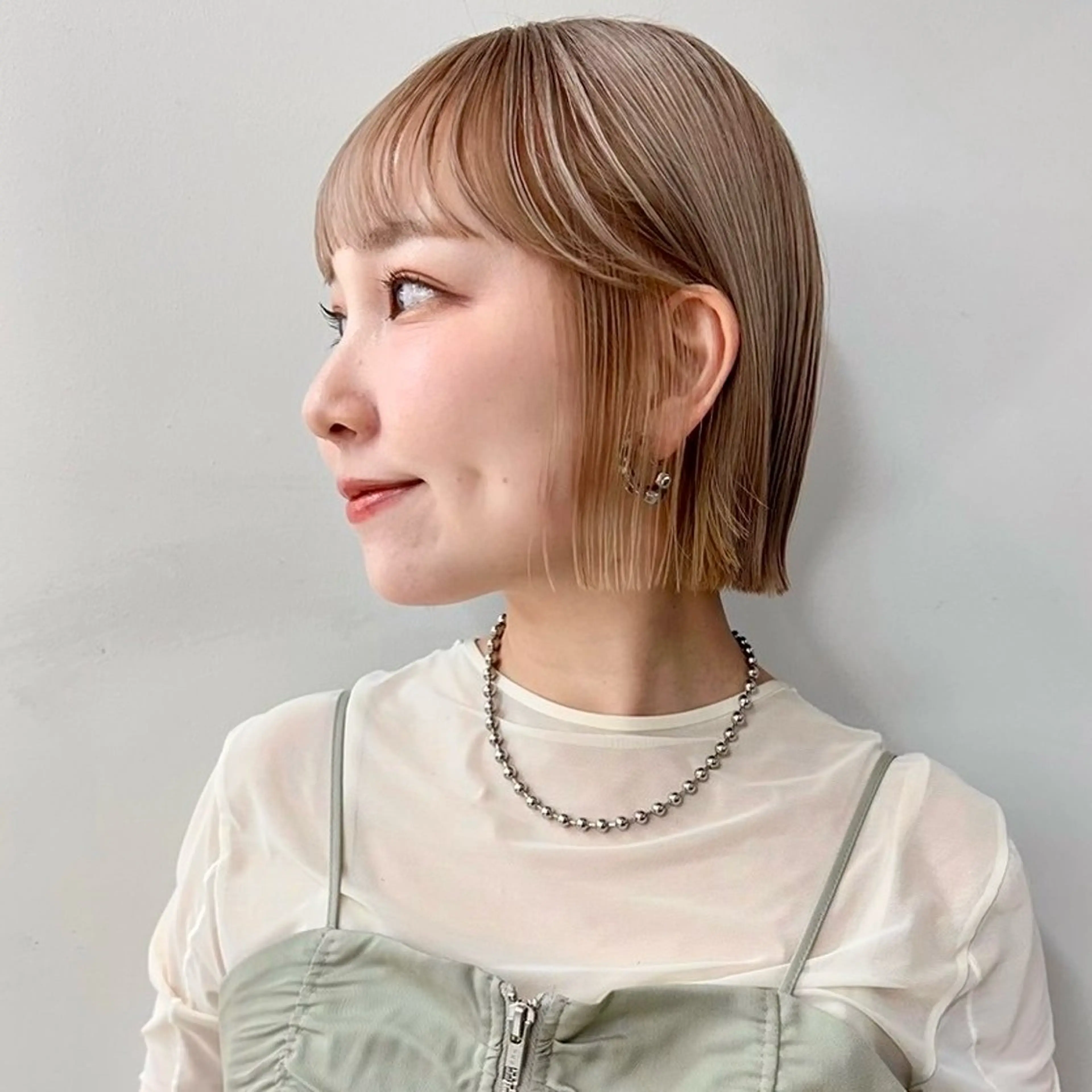 ミディアム カラー カット ヘアカラー ハイトーンカラー/ さらさのヘアスタイル