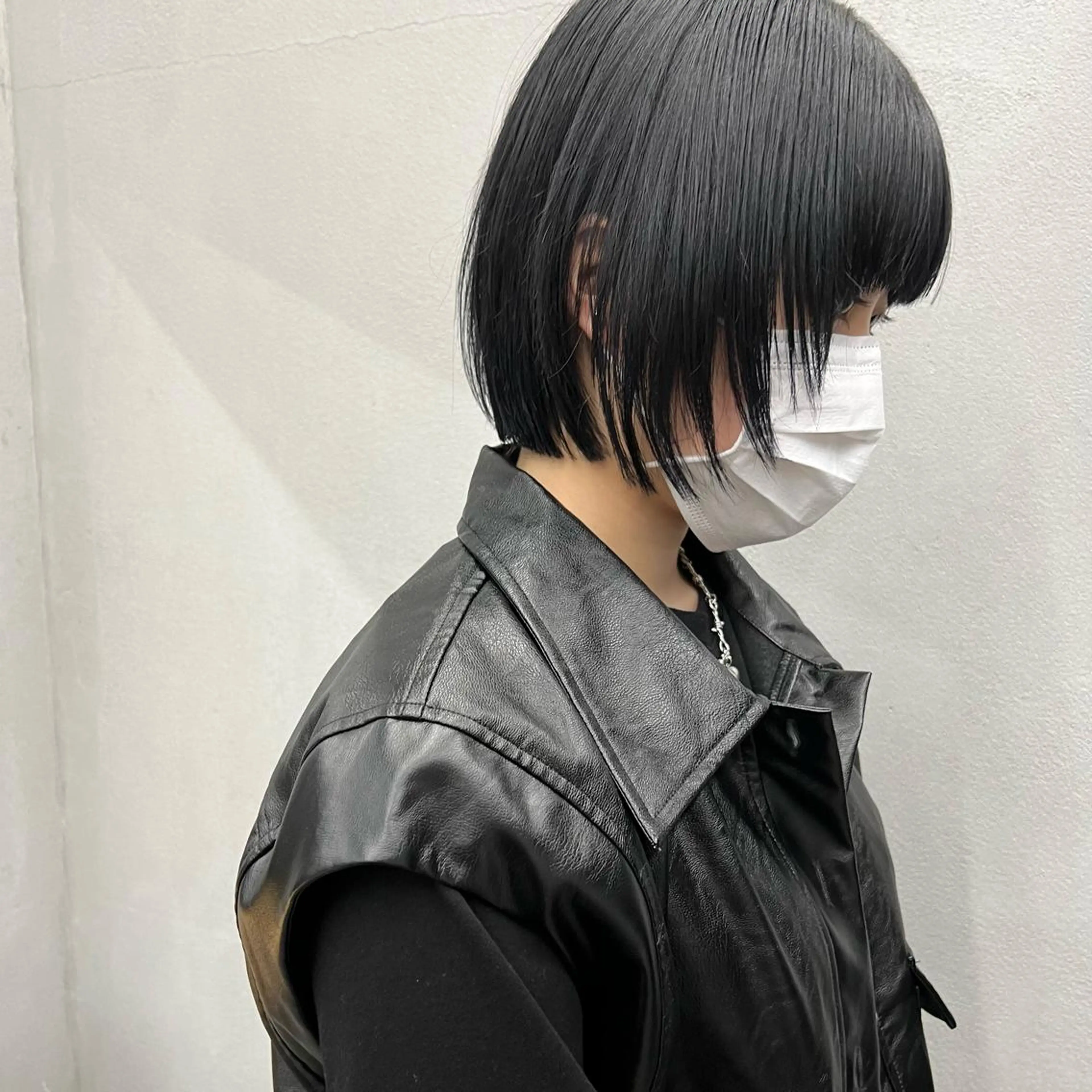 ショート カラー ボブ レイヤーカット カット ヘアカラー トリートメント お顔まわりカット🌱 emo.村松泉綺のヘアスタイル