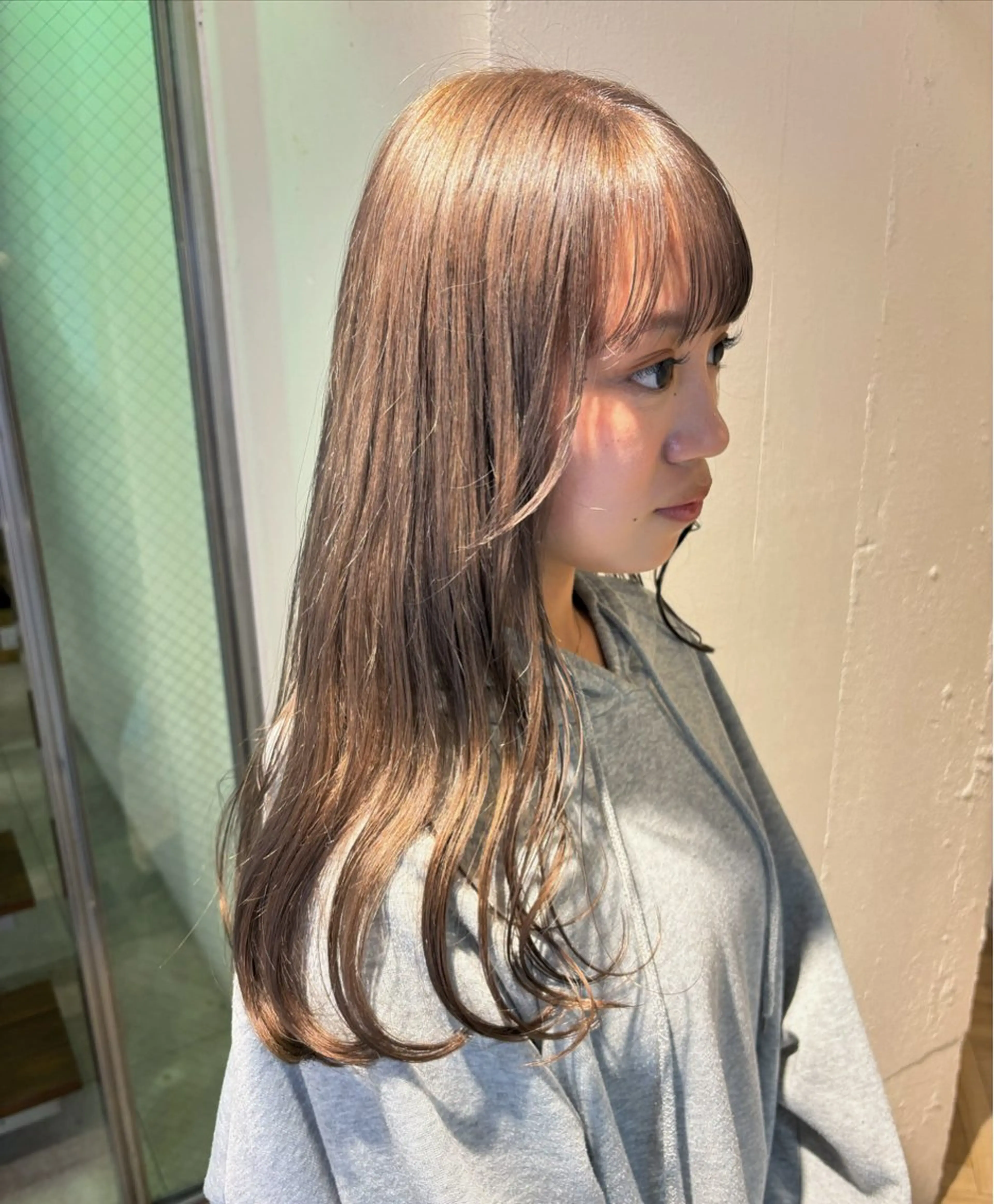 ロング カラー ブリーチ グレージュ ミルクティーグレージュ ヘアカラー トリートメント サソウ ユリエ🥥のヘアスタイル