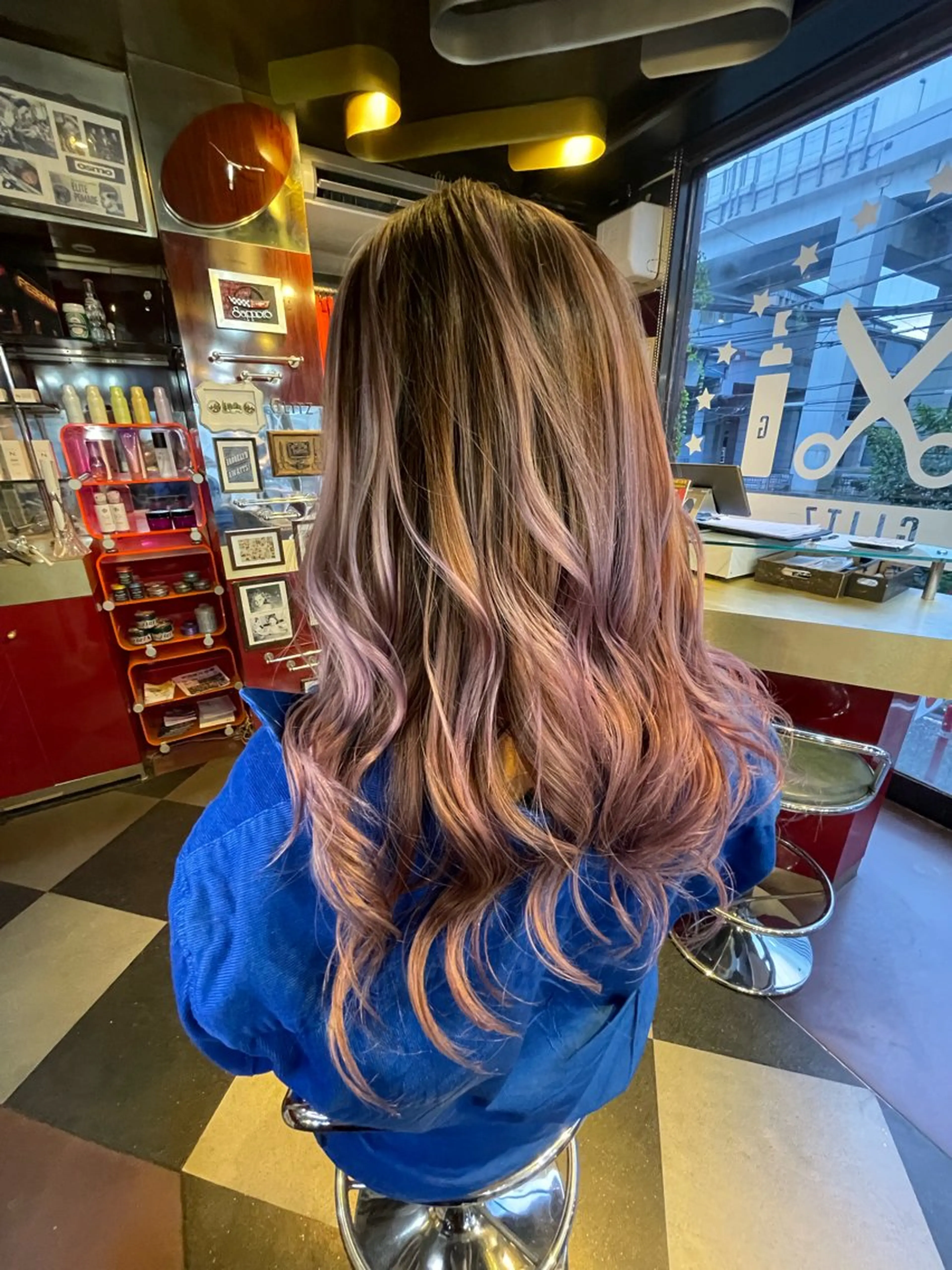 セミロング カラー アッシュ バレイヤージュ ブリーチ ケアブリーチ ピンクカラー 👑派手髪/カット 👑ANRYのヘアスタイル