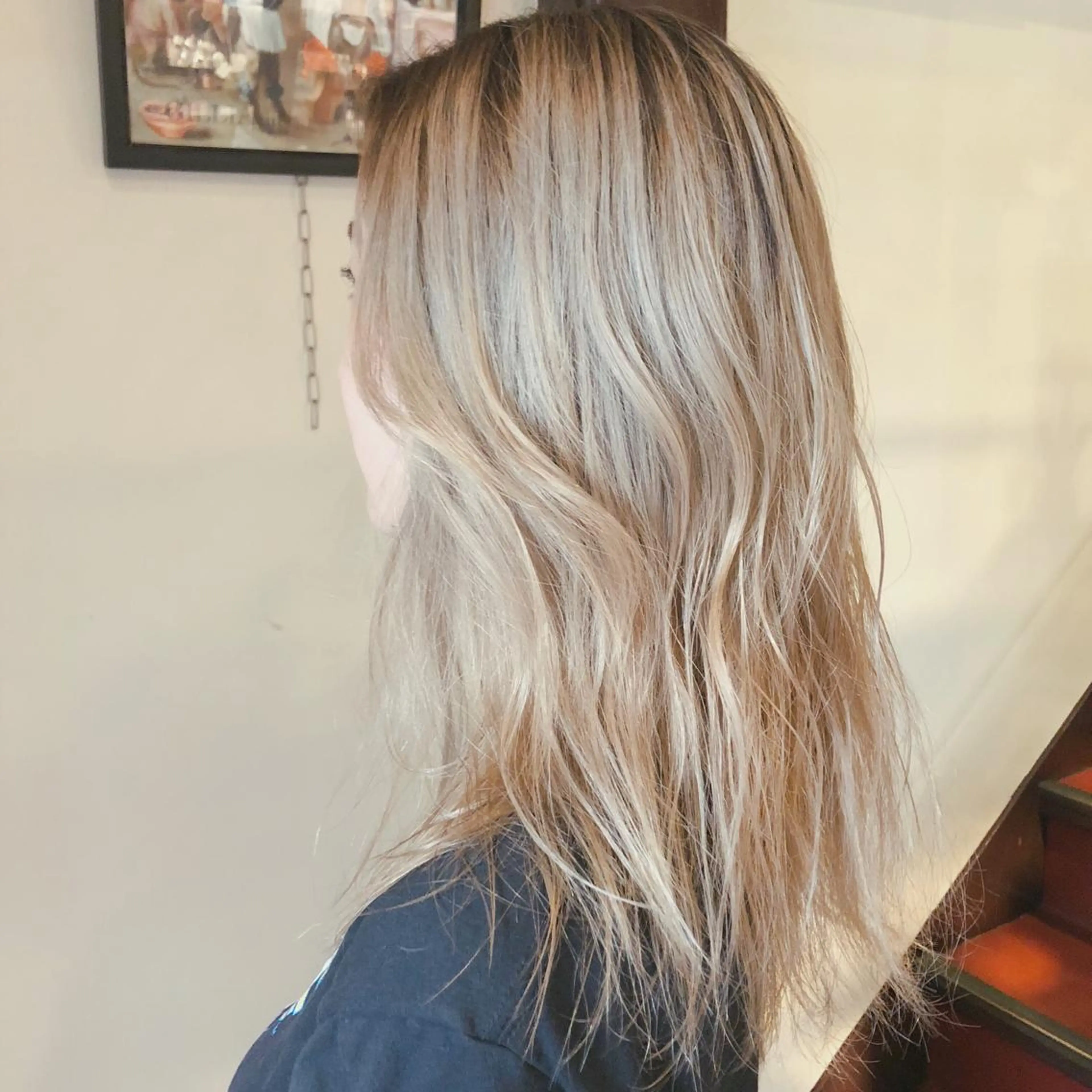 セミロング カラー ヘアカラー 吉川 愛美李のヘアスタイル