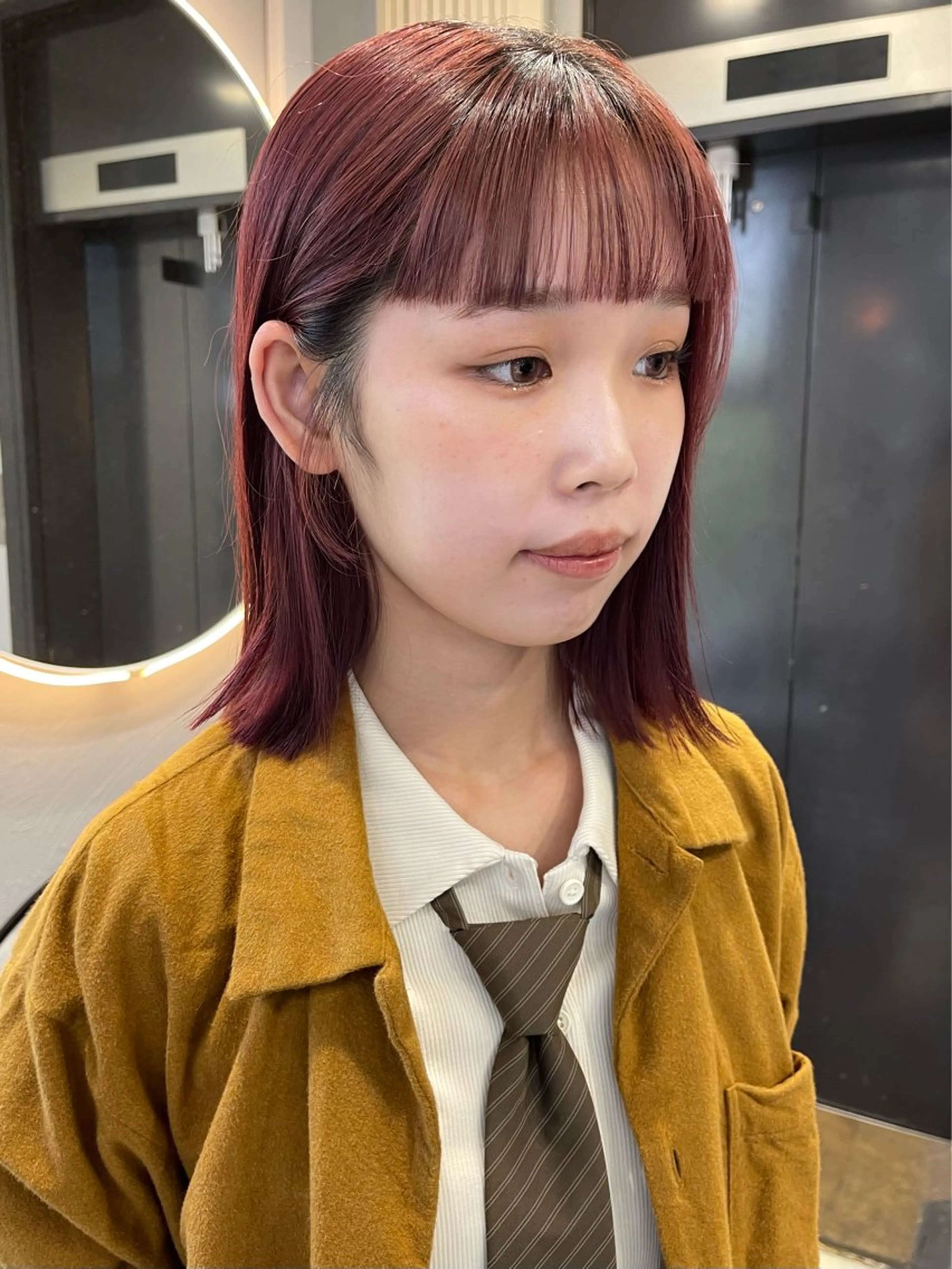 ミディアム カラー ブリーチ ケアブリーチ デザインカラー ダブルカラー イヤリングカラー カット ヘアカラー 宮崎　達也 ブリーチ／レイヤーのヘアスタイル