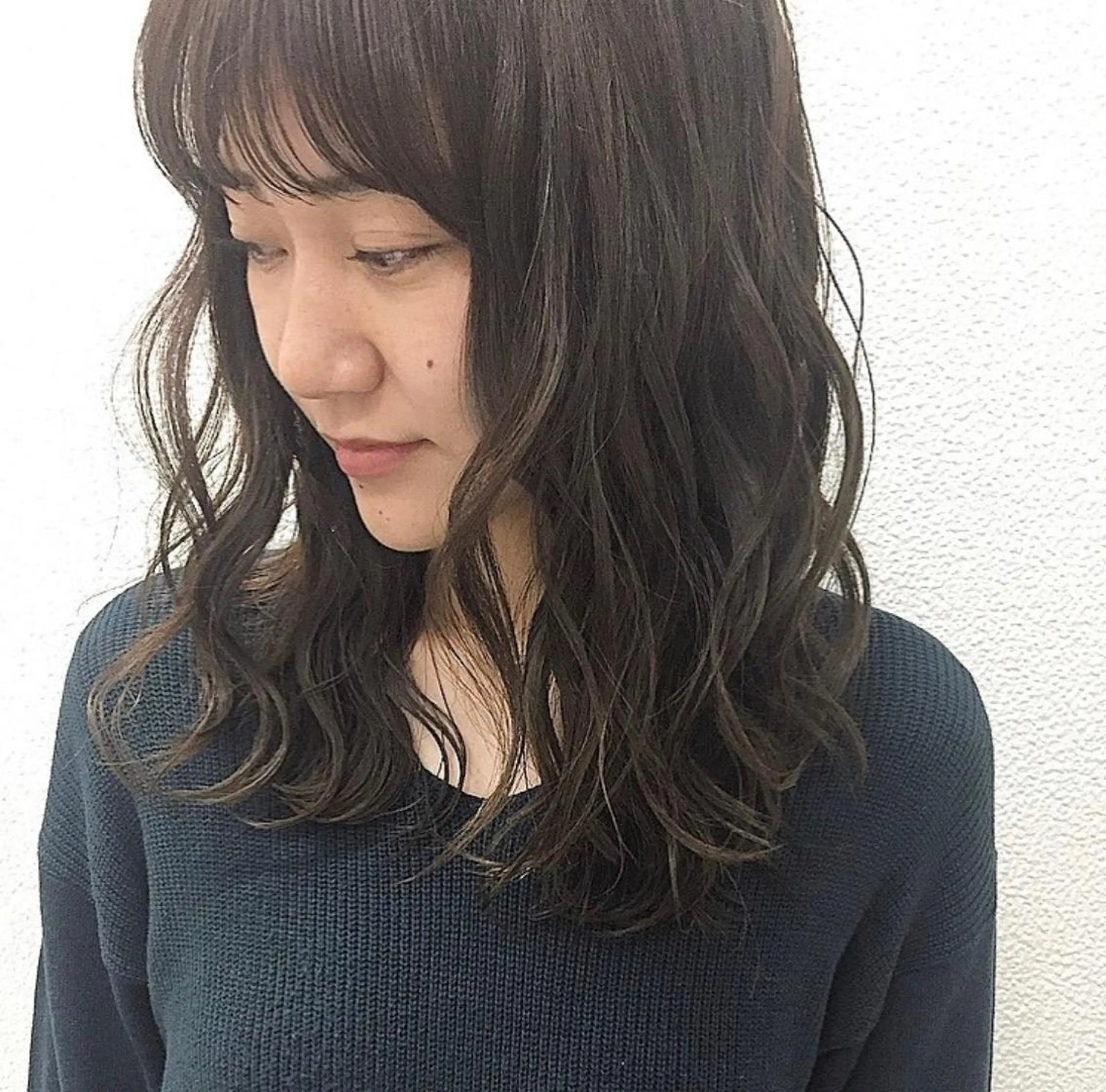 カラー 小泉 葵のヘアスタイル