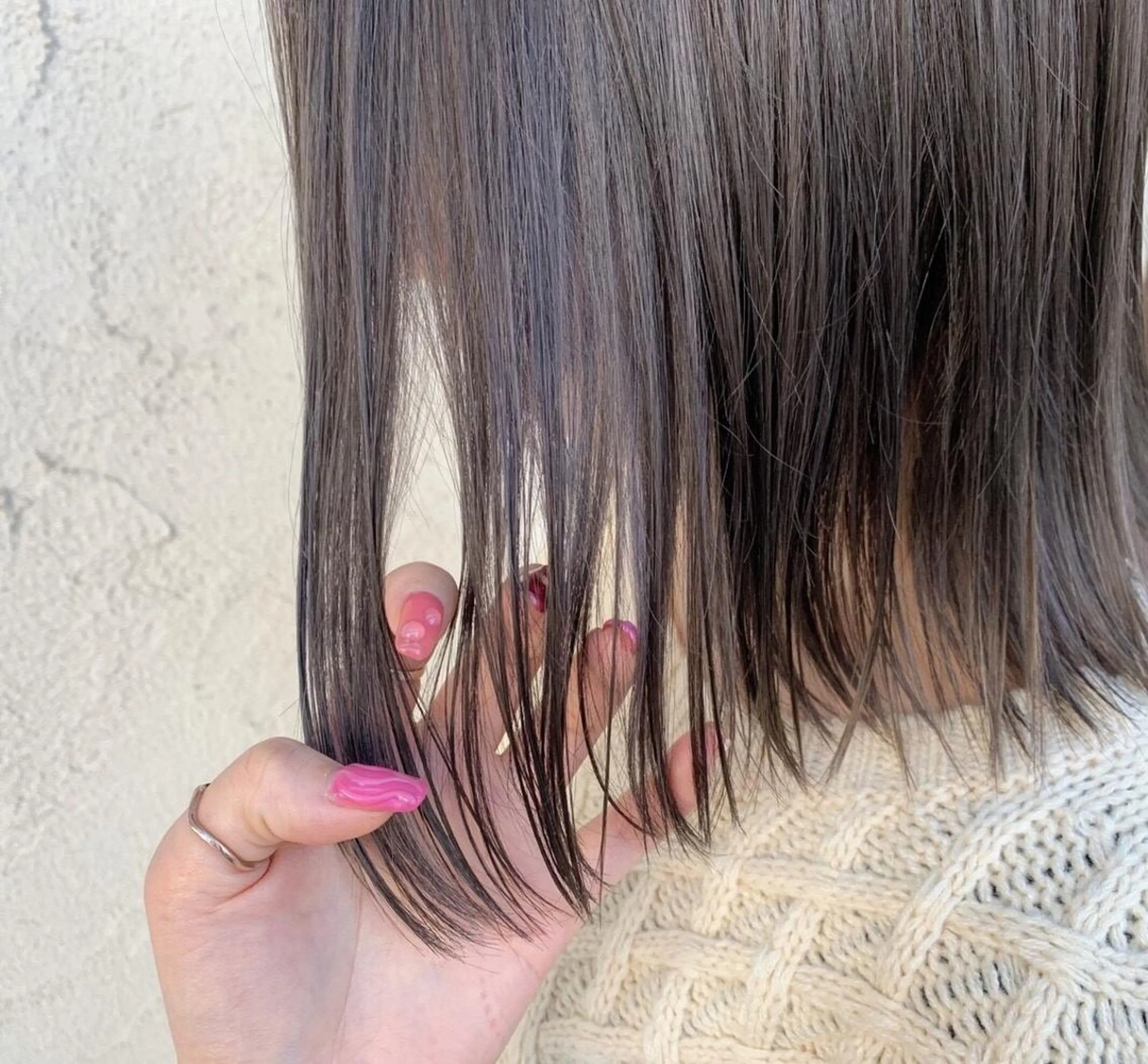 セミロング シールエクステ/ ハイトーンカラーのヘアスタイル