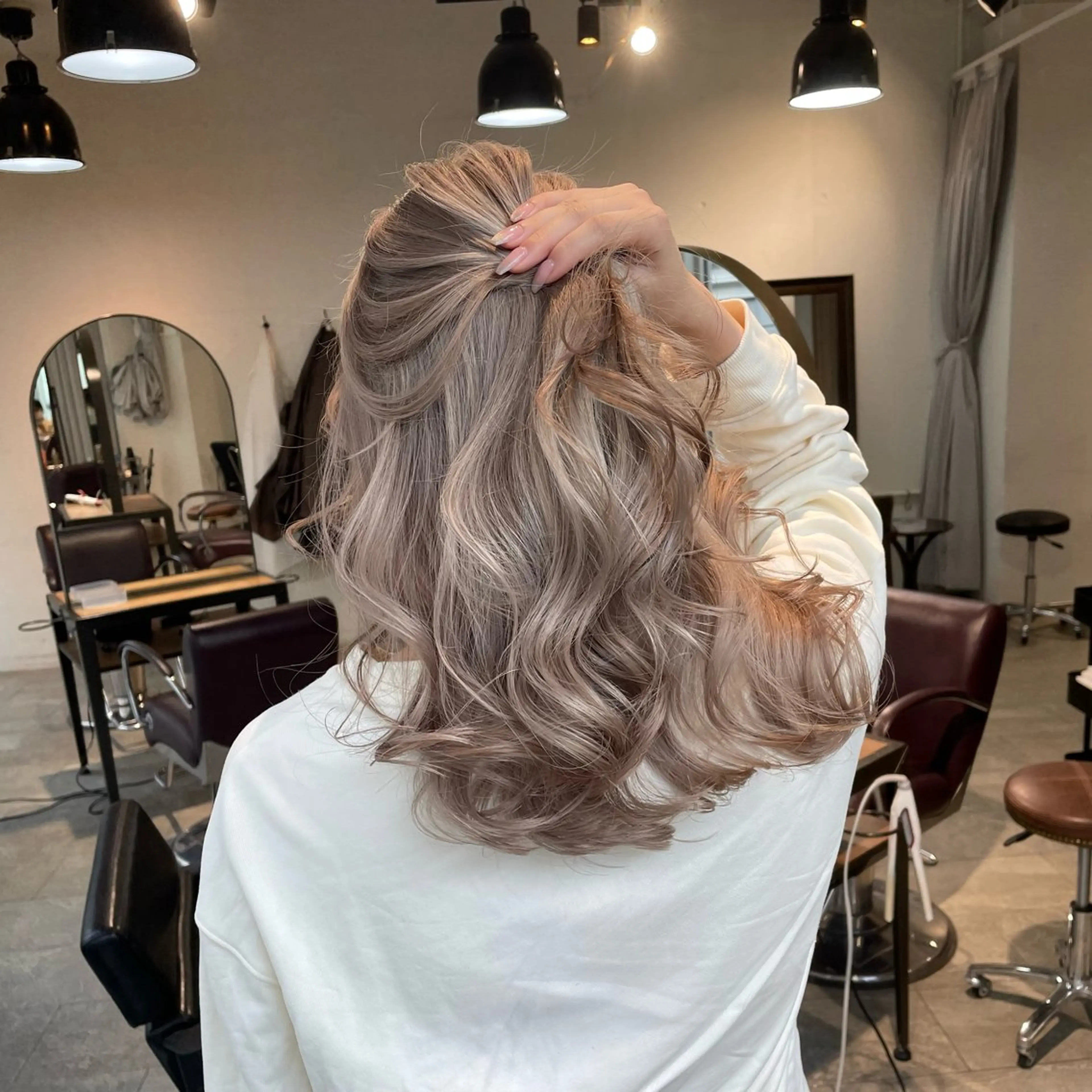 ロング ヘアカラー 🩵ྀིハイトーン みほ🎀🫐のヘアスタイル
