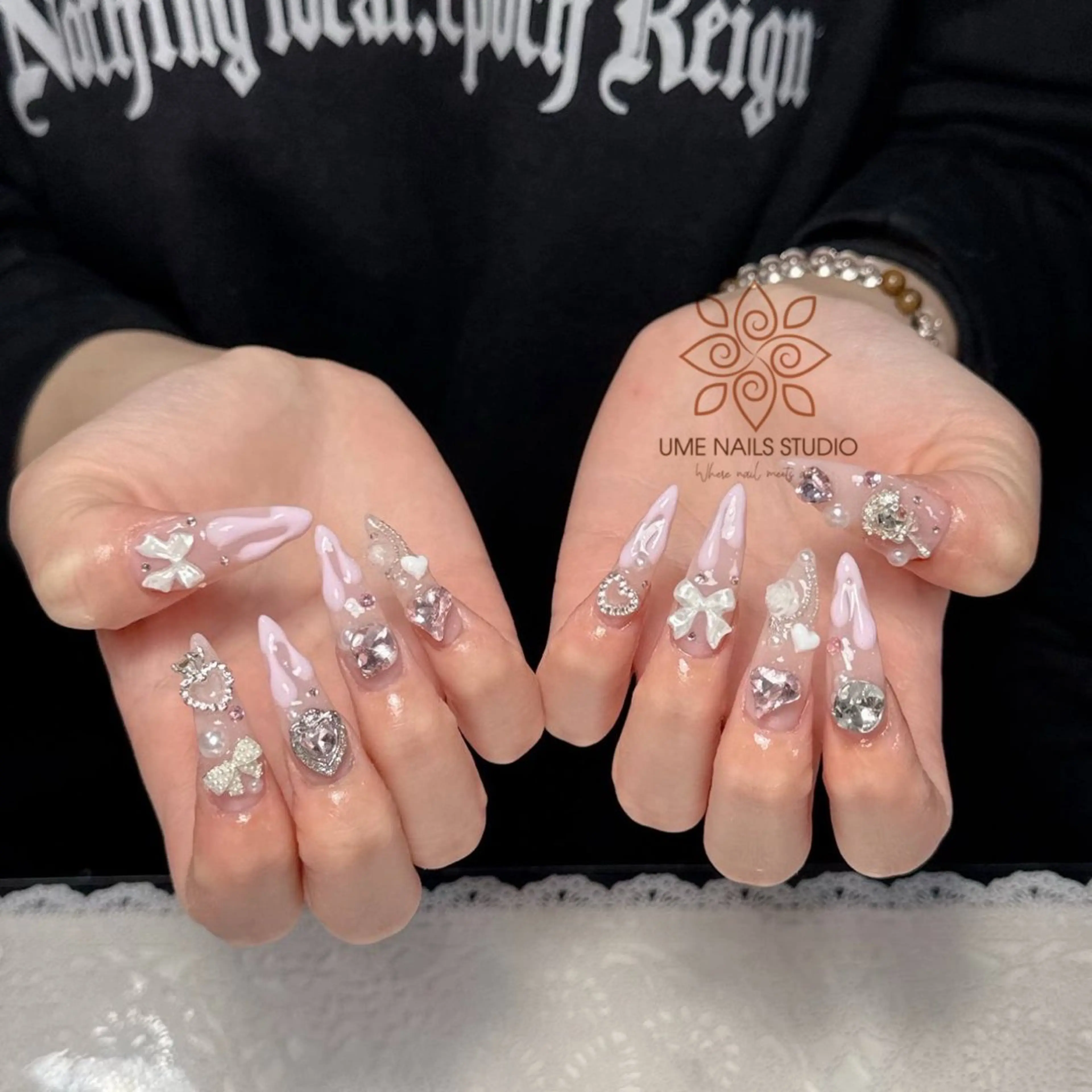 ネイル チークネイル クリアネイル ガーリー キラキラネイル 韓国ネイル ハンドネイル Ume Nail Studioのネイルデザイン