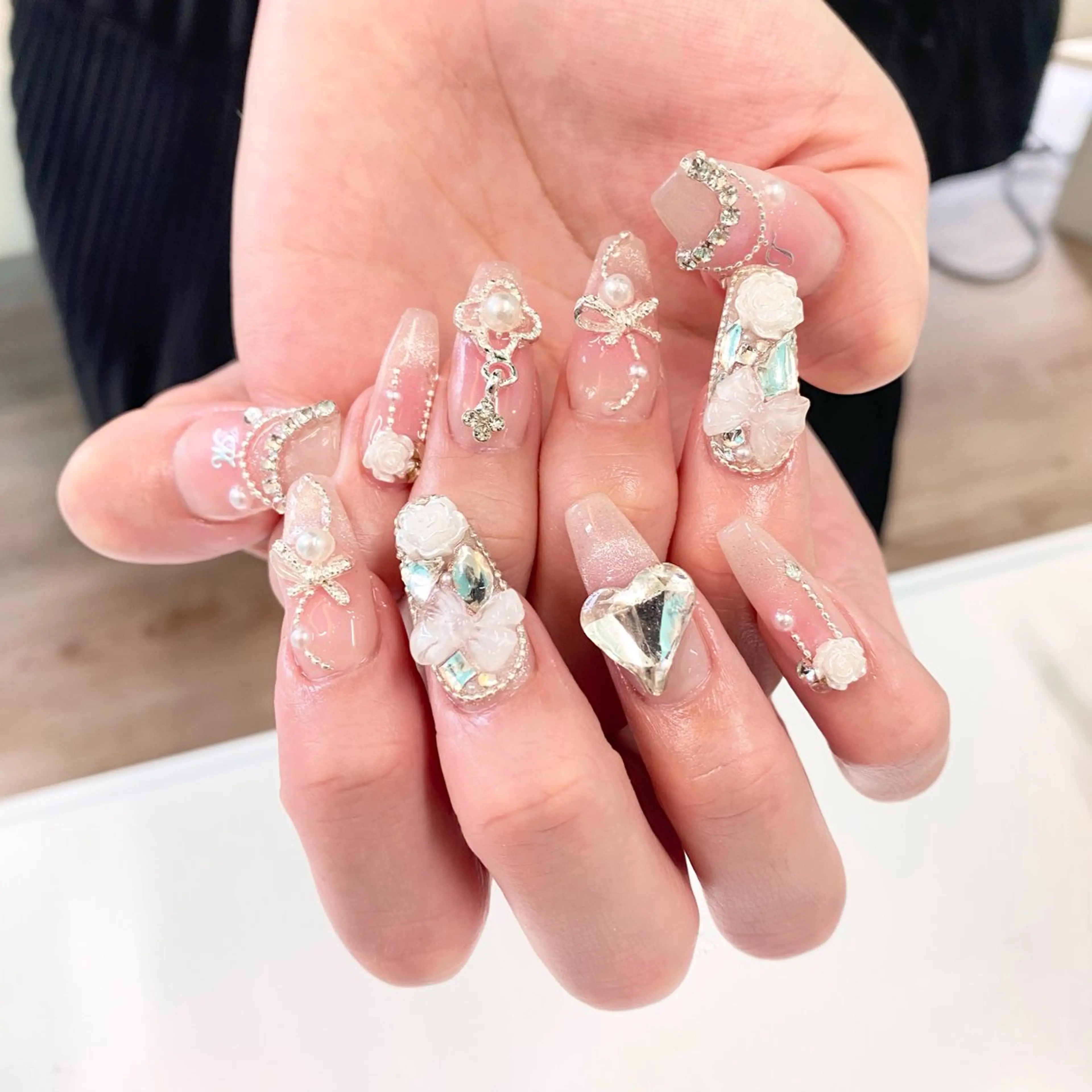 ネイル ハンドネイル Kira-ra所属・Kira-ra💎 KIRARIのネイルデザイン