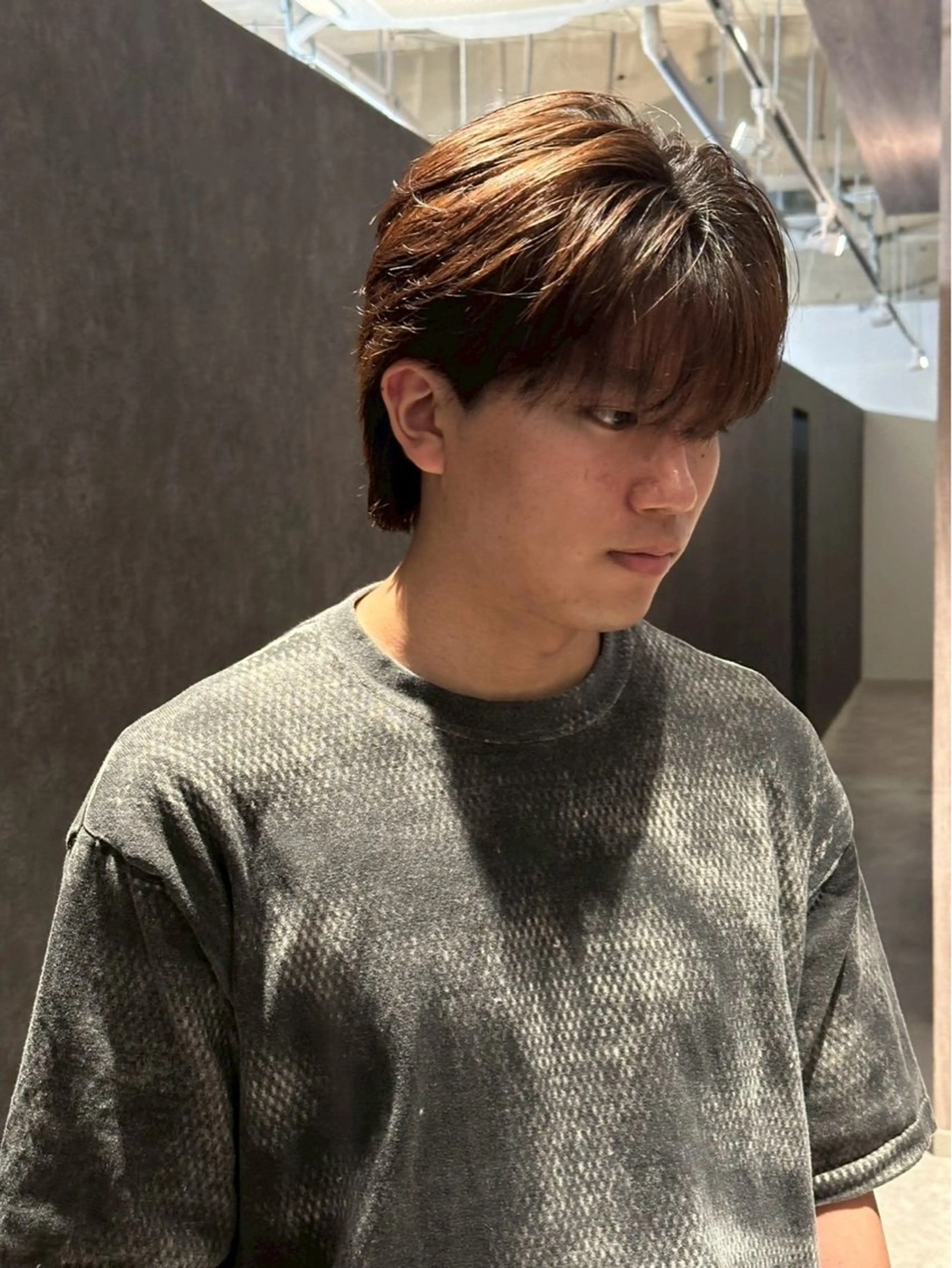 ショート カラー メンズ メンズブリーチ センターパート フェードカット フェザーパーマ メンズハイライト カット ヘアカラー メンズ/パーマ/ 金山/真柄 恒輝のヘアスタイル