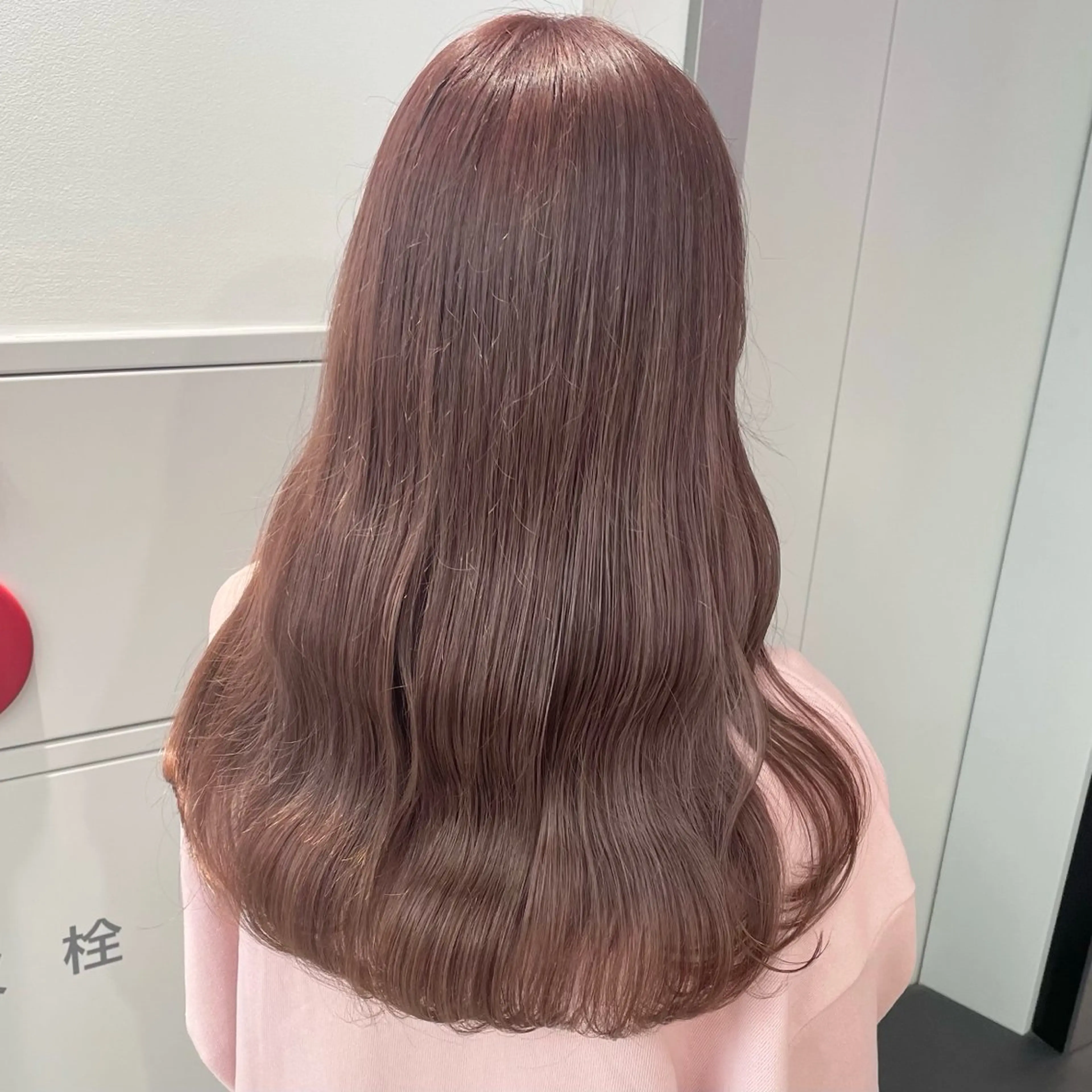 ロング カラー ベージュカラー ブリーチ ブラウンカラー ミルクティーベージュ ピンクカラー ヘアカラー レイヤー×グレージュ /ピンク🩷mioのヘアスタイル