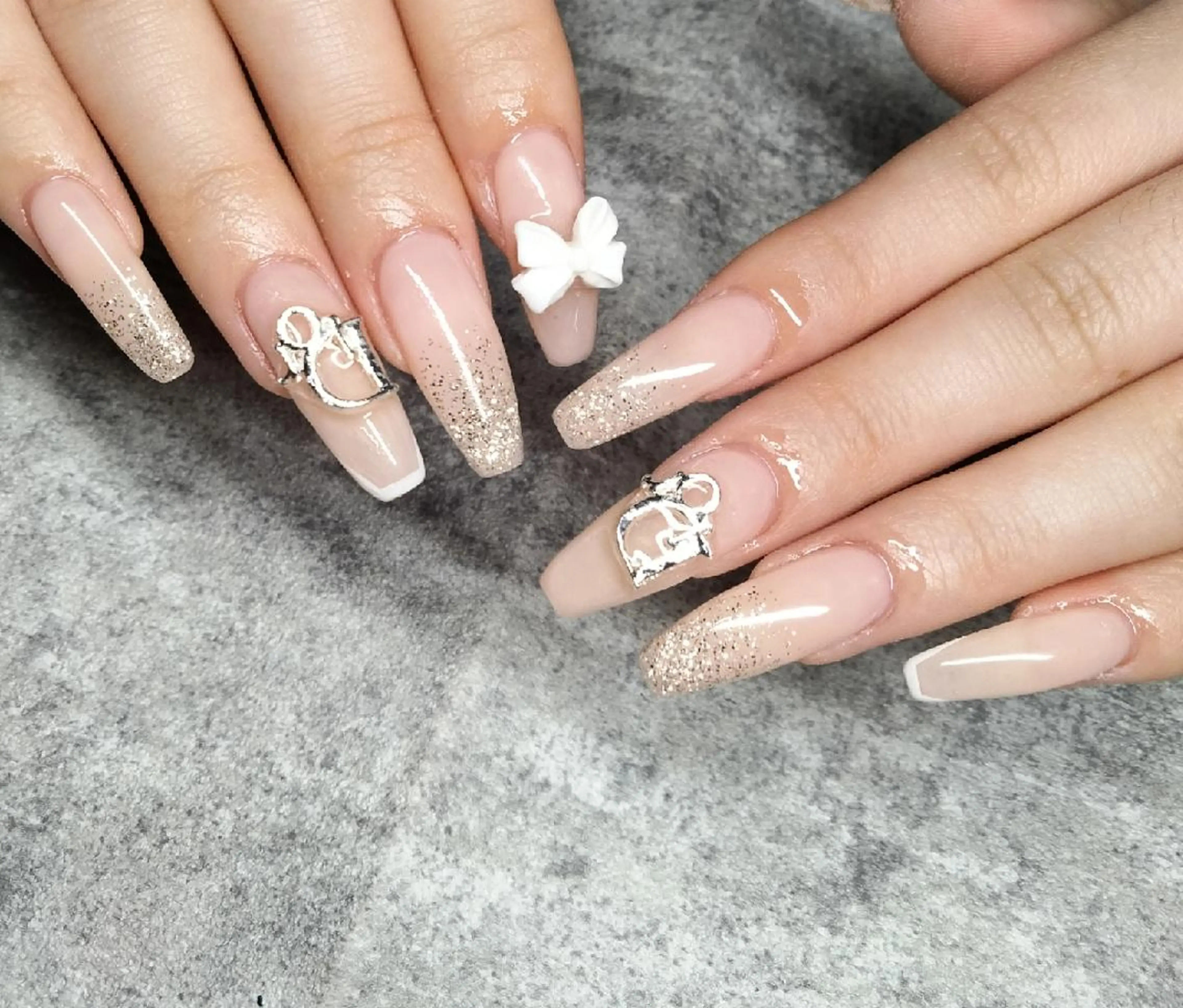 ネイル フットネイル フレンチネイル ジェルネイル 韓国ネイル マグネットネイル ハンドネイル nail salon fee（フィー）のネイルデザイン