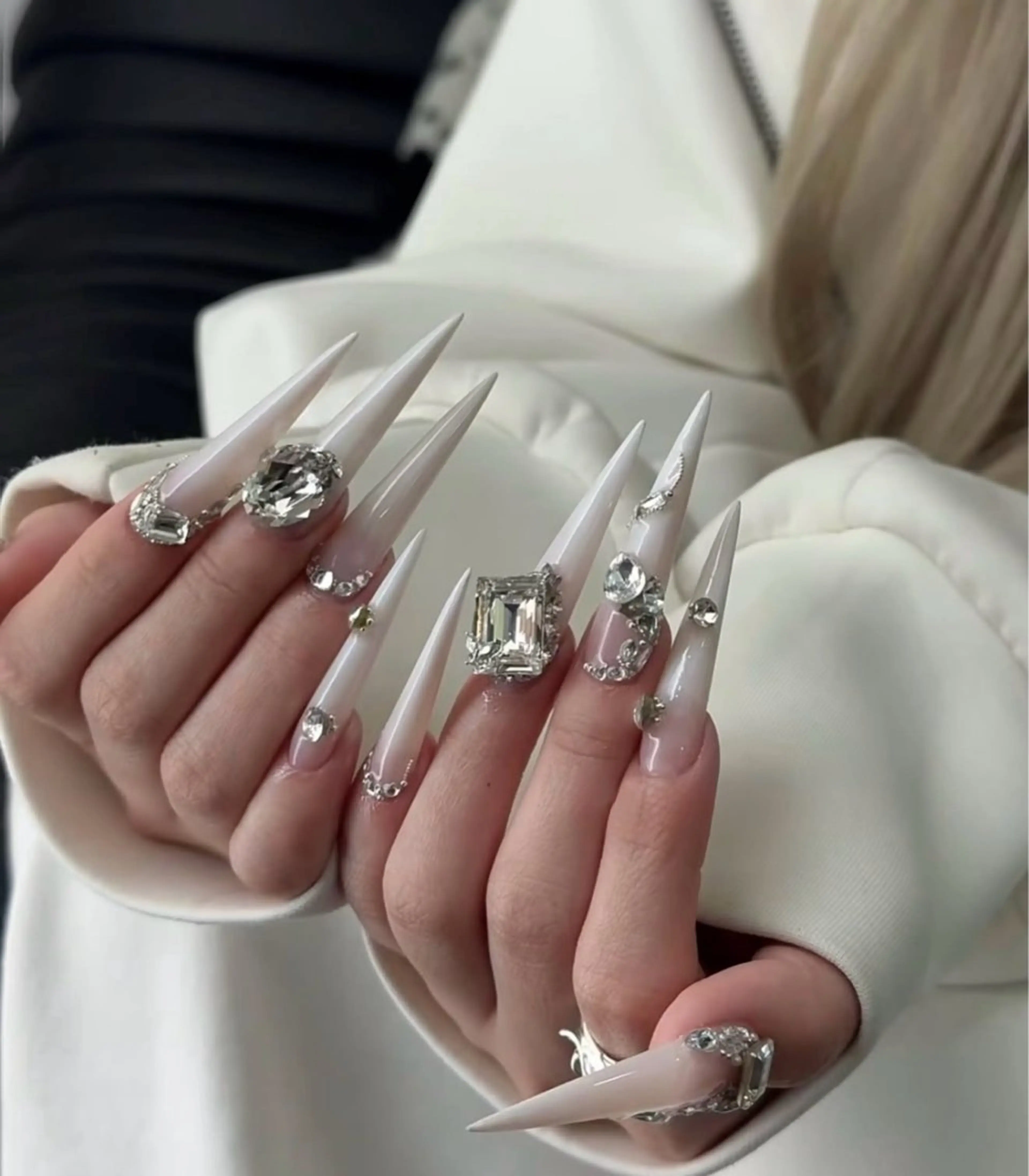 ネイル アートネイル ボルドー フレンチネイル 韓国ネイル 持ち込み ハンドネイル Hanni Nail Salon所属・Hanni ハンのネイルデザイン