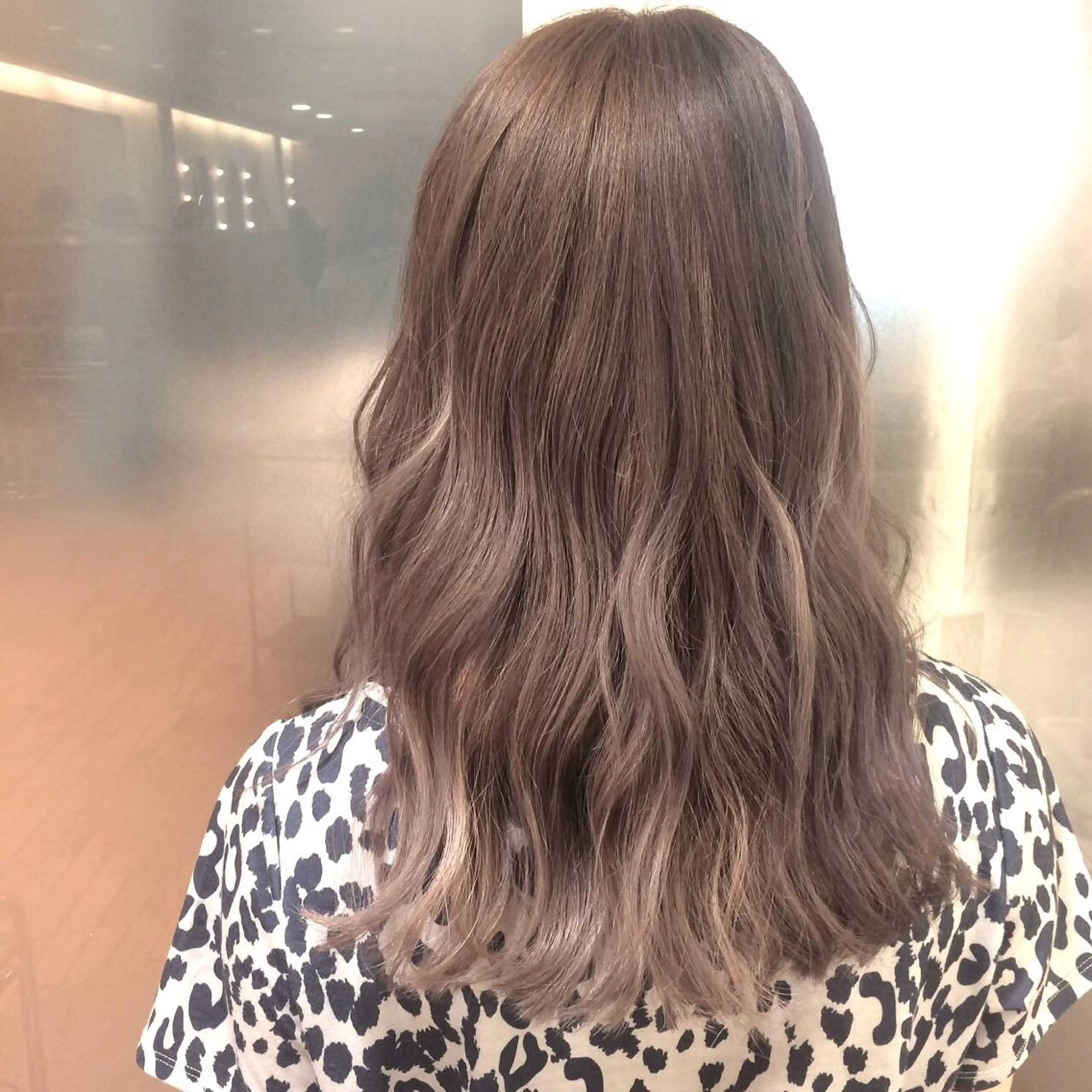 セミロング カラー 最新韓国本場ヘア 🇰🇷榎本明日香のヘアスタイル