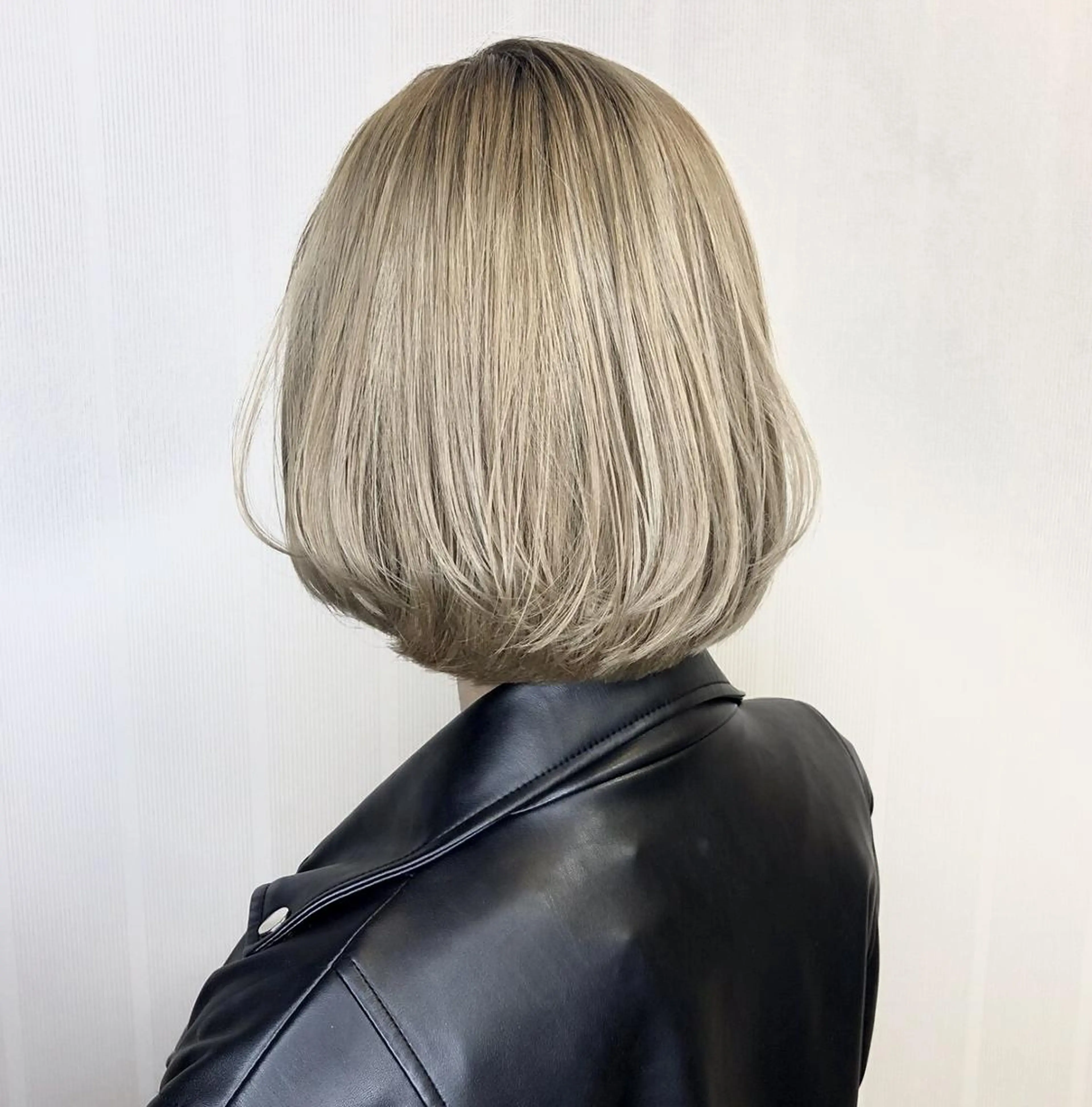 ショート カラー Yuuka🦋カラー 縮毛矯正モデル募集のヘアスタイル