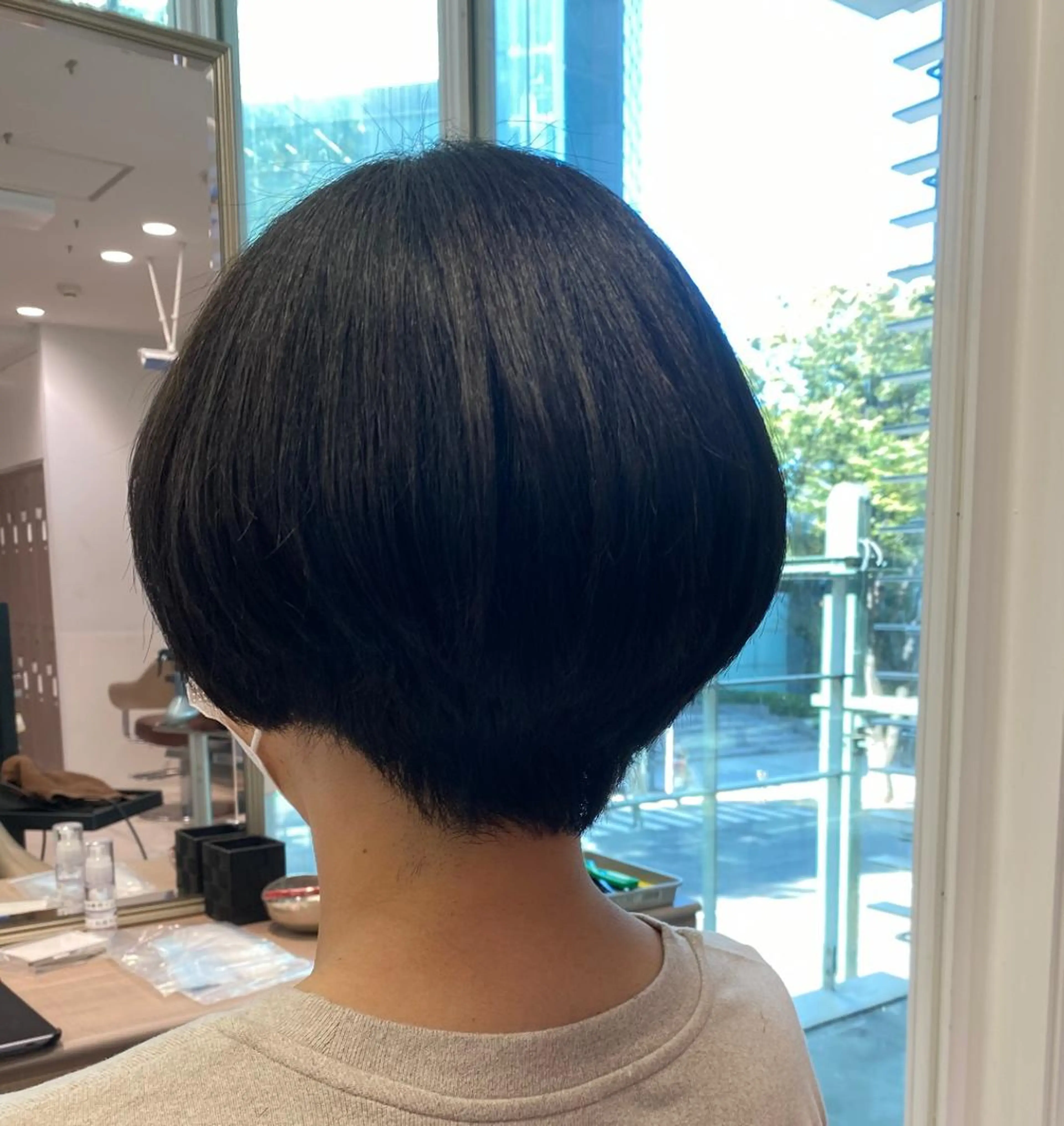 ショート カラー 骨格補正カット /マンツーマン/のヘアスタイル