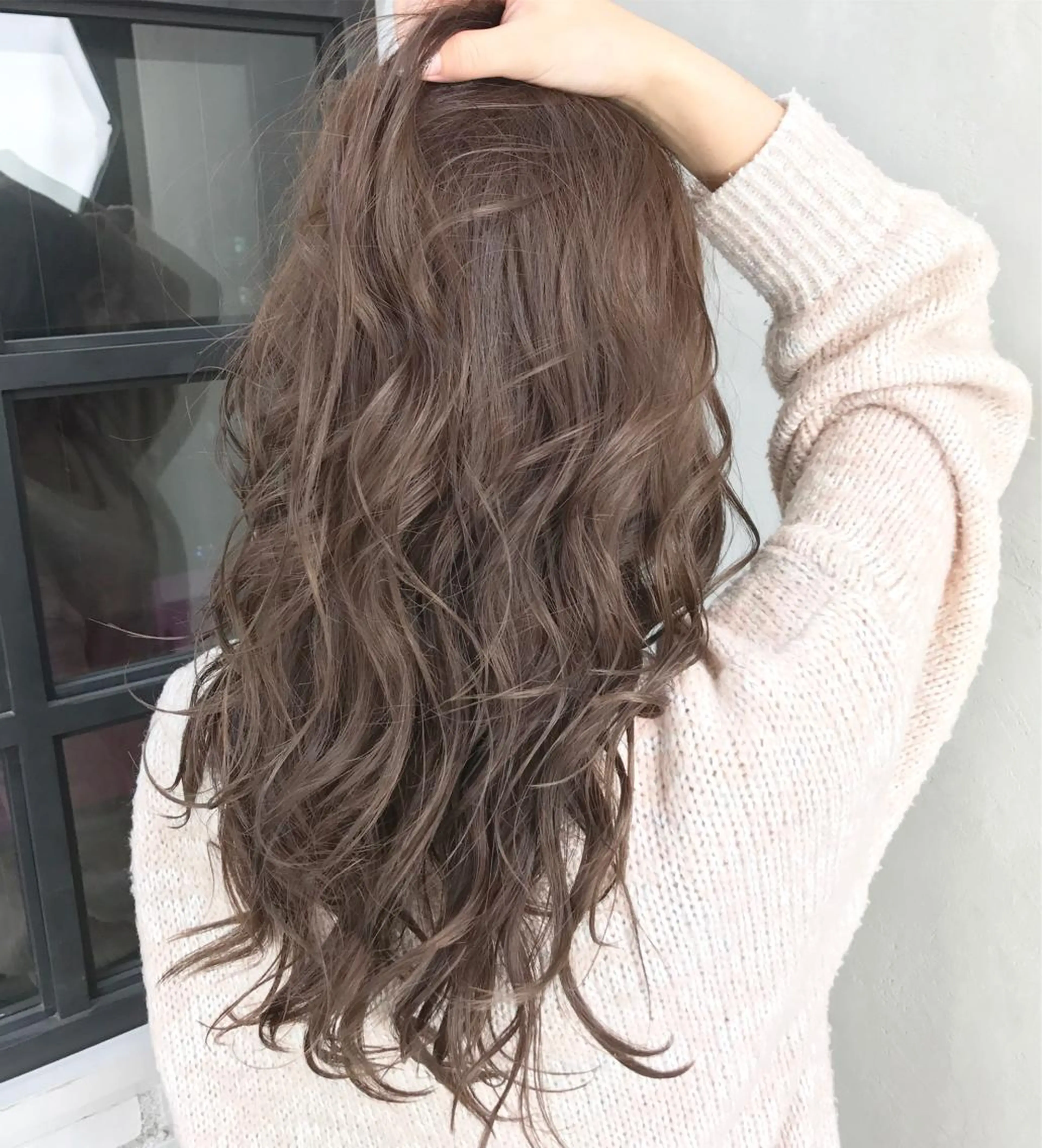 セミロング カラー ベージュカラー ミルクティーベージュ TOMOYAレイヤー ブリーチ縮毛矯正のヘアスタイル