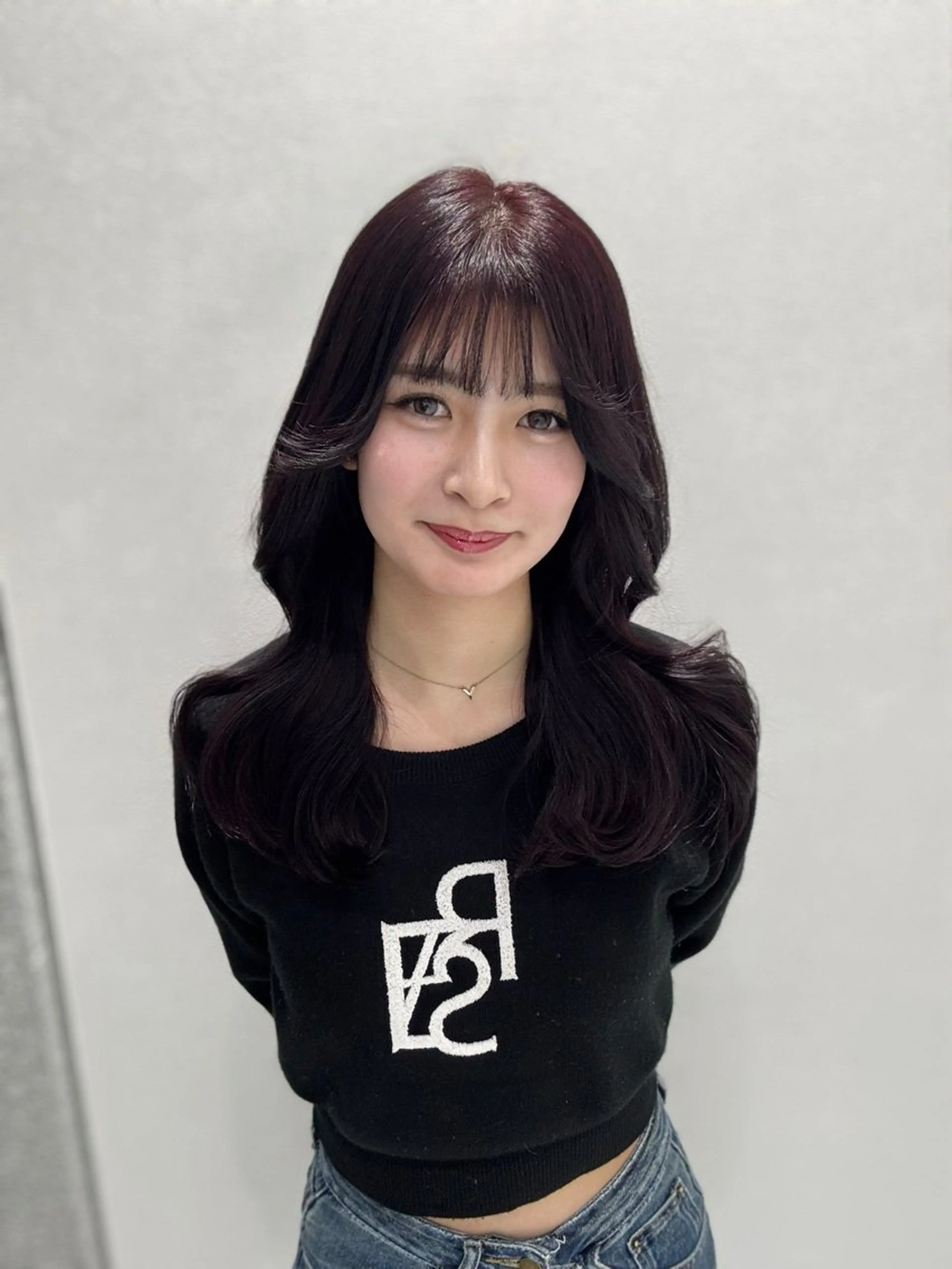 ロング カラー ヘアアレンジ 黒髪 ブリーチ ボルドーカラー ケアカラー 透明感カラー カット ヘアカラー トリートメント ヘッドスパ ヘアセット ブリーチなし暖色🥀 レイヤーカットひのきのヘアスタイル