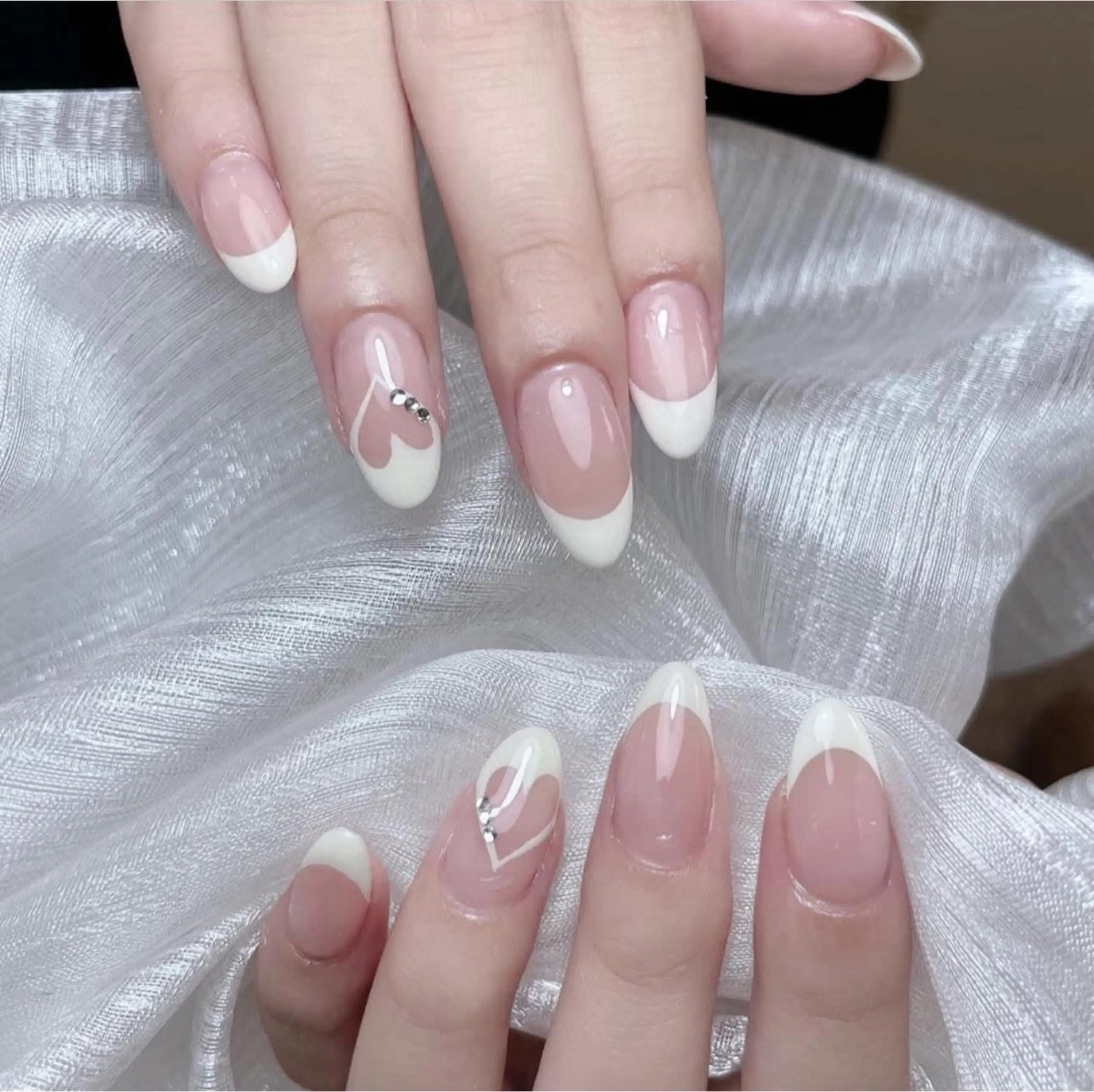 ネイル アートネイル チークネイル 長さ出し フットネイル フレンチネイル Lily nails studio所属・Lily nails studioのネイルデザイン