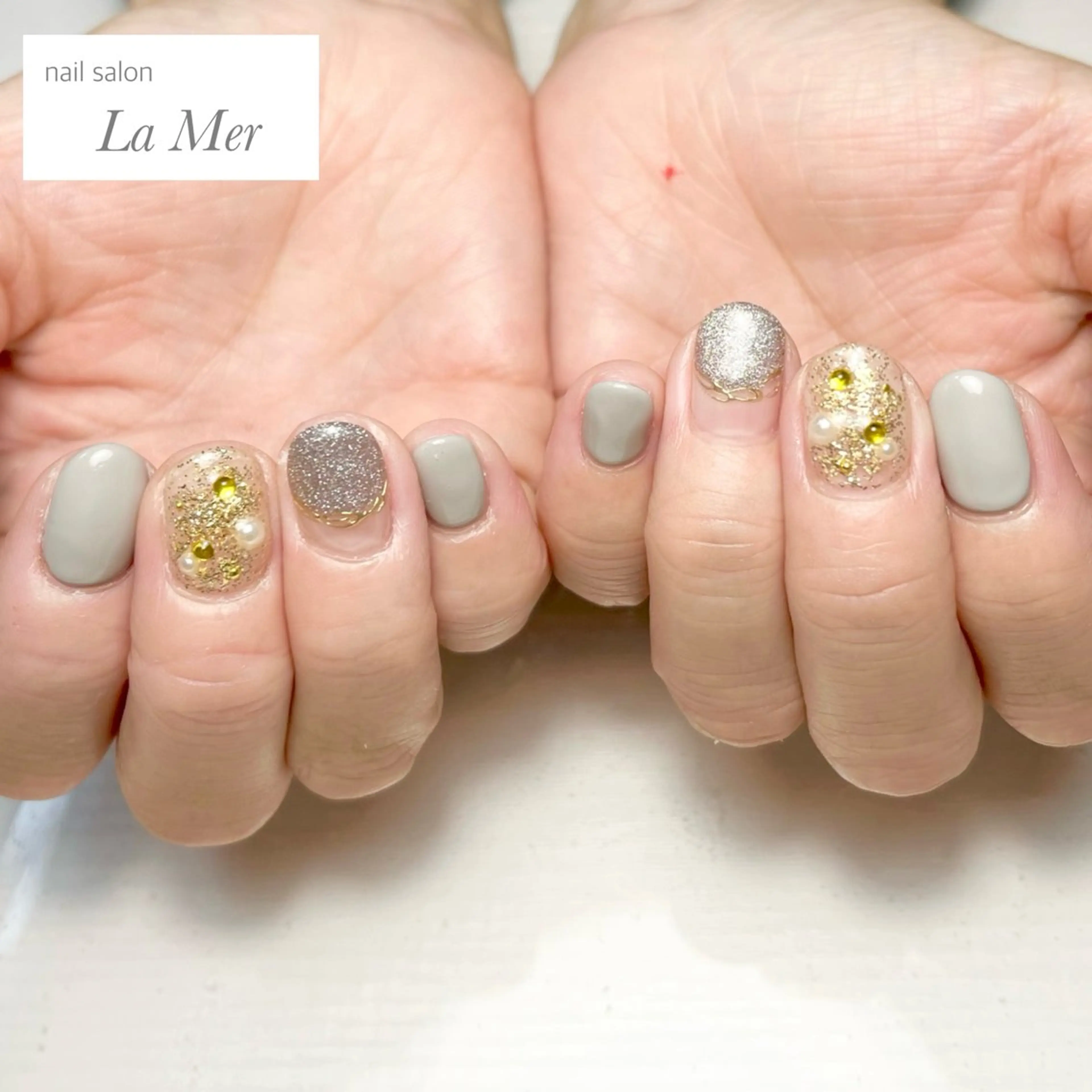 ネイル フラッシュネイル フレンチネイル ゴールド キラキラネイル マグネットネイル ハンドネイル nailsalon La Merのネイルデザイン