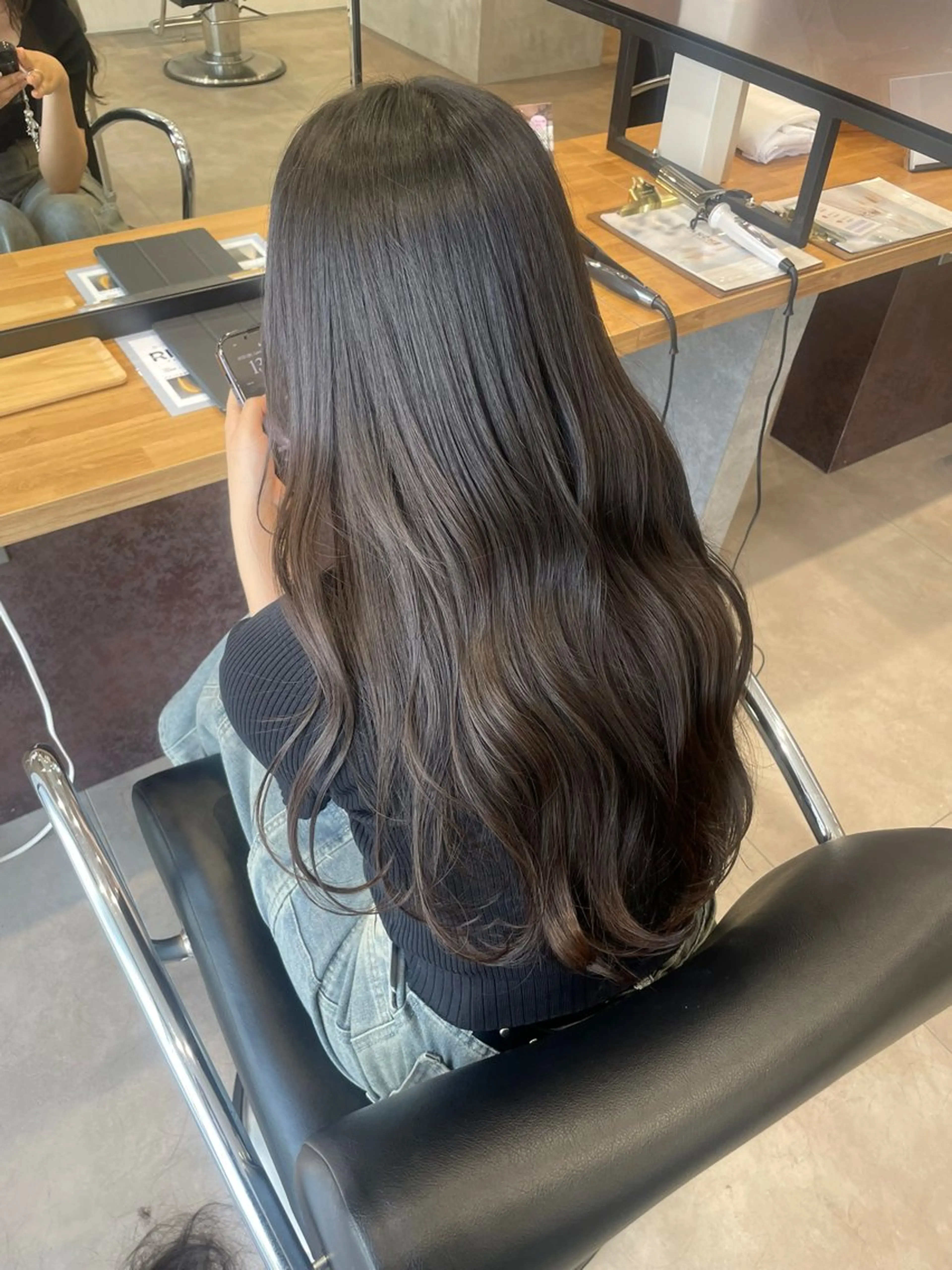 ロング カラー ベージュカラー ヘアカラー 佐藤 由依/透明感カラーのヘアスタイル