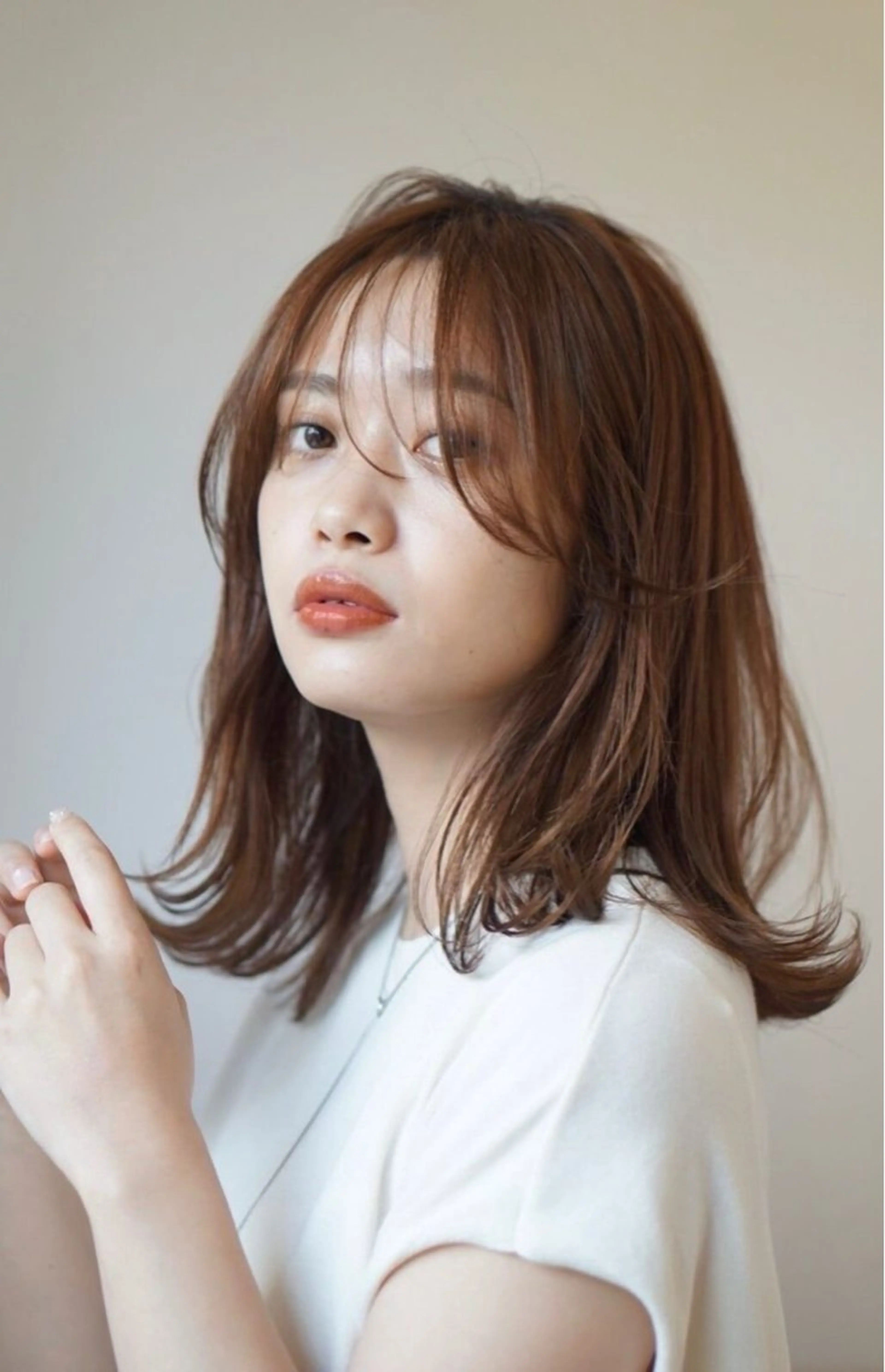 セミロング 学生 韓国風ヘア おくれ毛 小顔カット HOUSE所属・🏆5年連続BEST SALON受賞店🏆のヘアスタイル