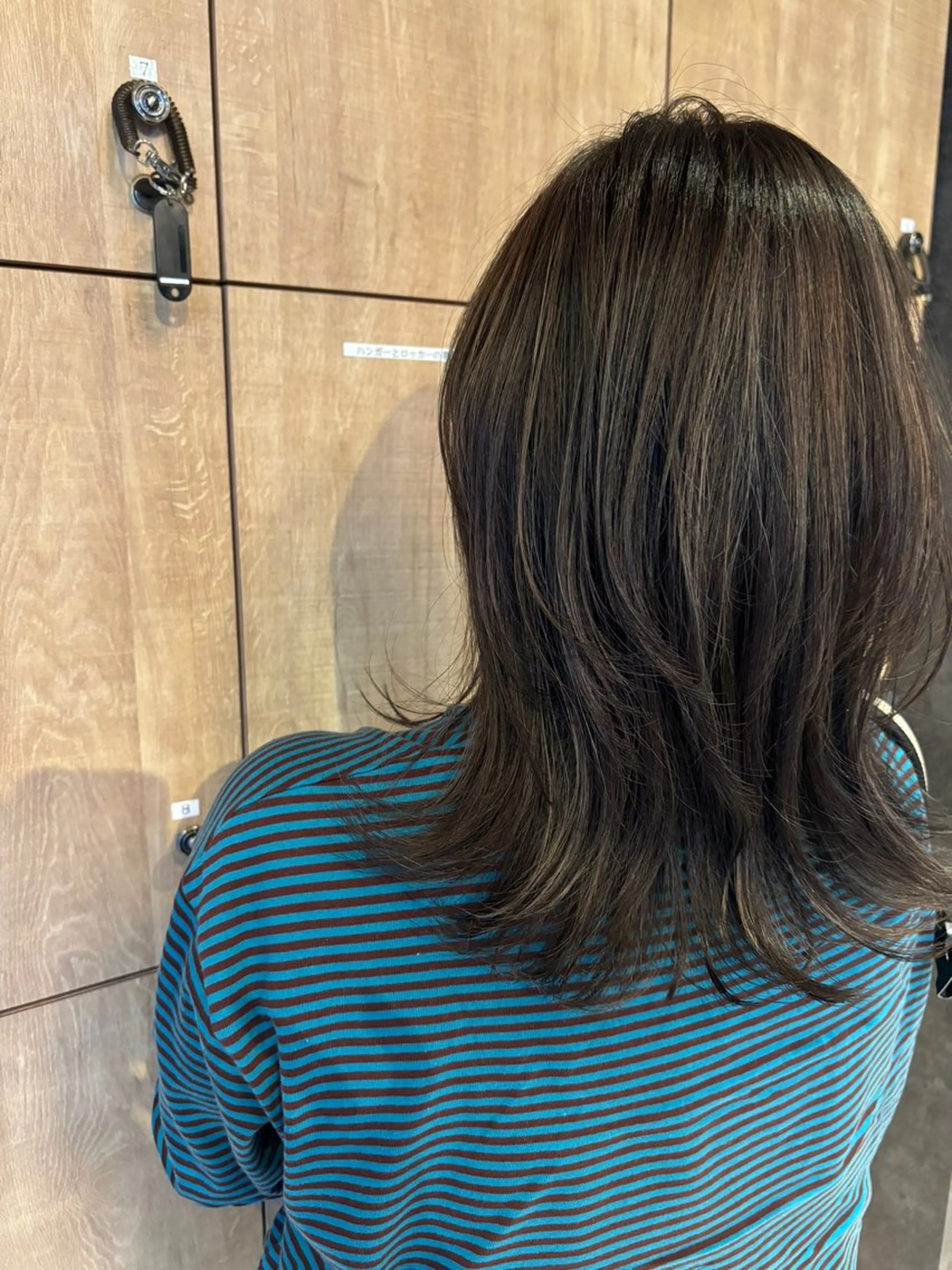 ミディアム レイヤーカット🤍 Chieのヘアスタイル