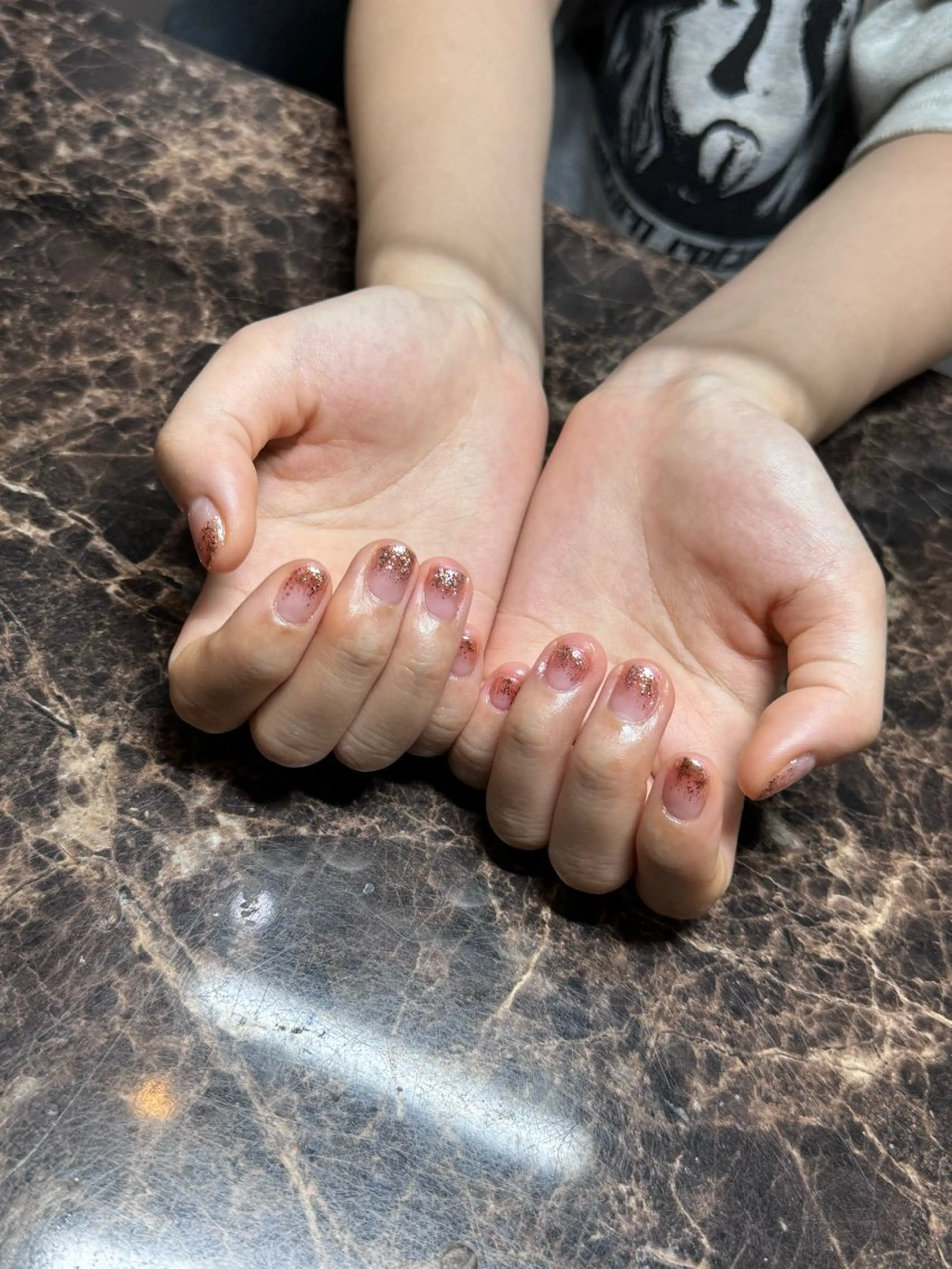 ネイル ブラウン グラデーション ラメ(グリッター) ラメグラデーション IROHA NAIL Mihoのネイルデザイン