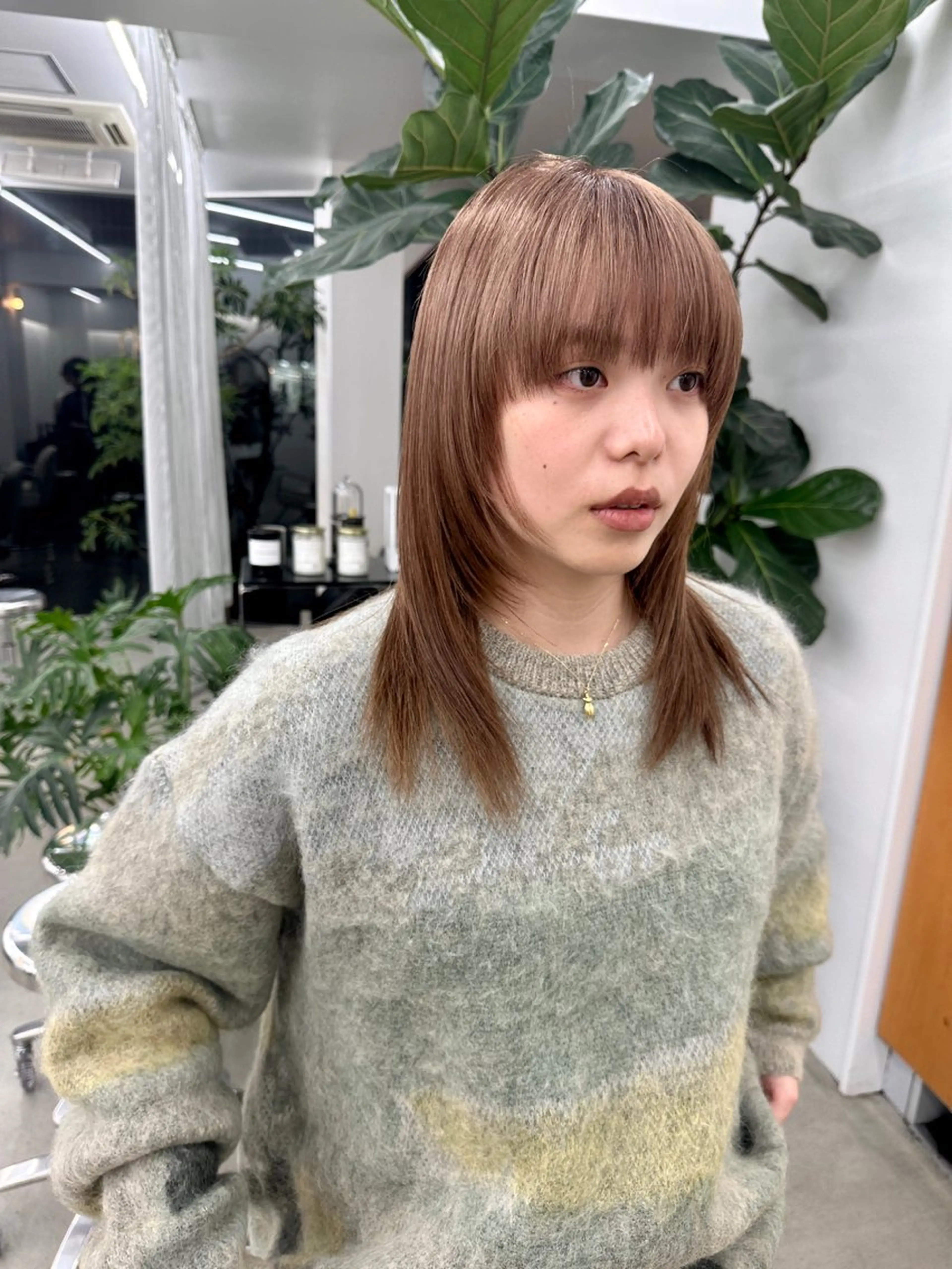 セミロング カラー ベージュカラー ブリーチ ブロンド ブロンドベージュ ケアブリーチ カット ヘアカラー トリートメント ボブ/レイヤー/ケア パーマ/透明感カラーのヘアスタイル