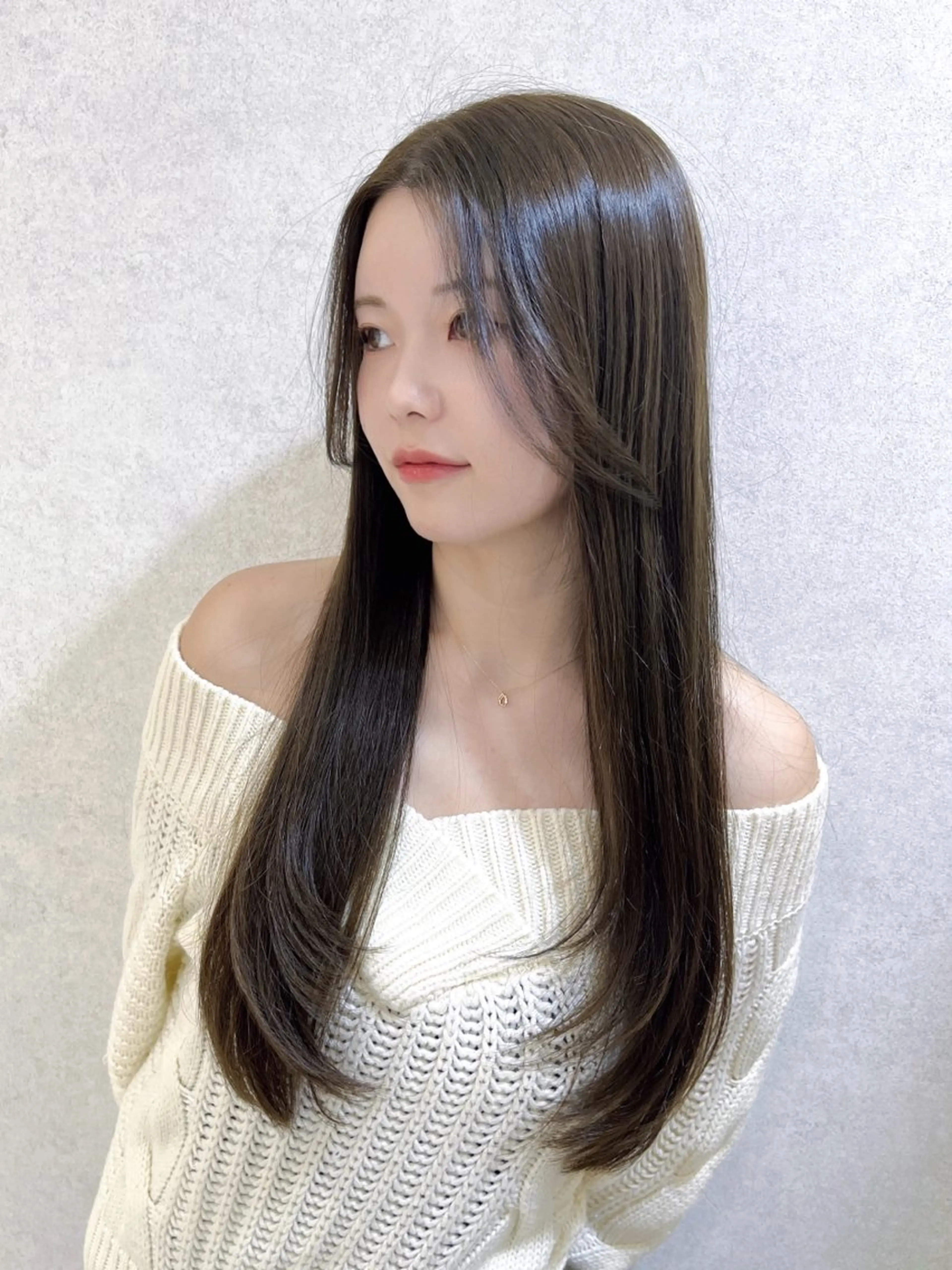 ロング カット ヘアカラー 透明感カラー／韓国 レイヤーmomokaのヘアスタイル