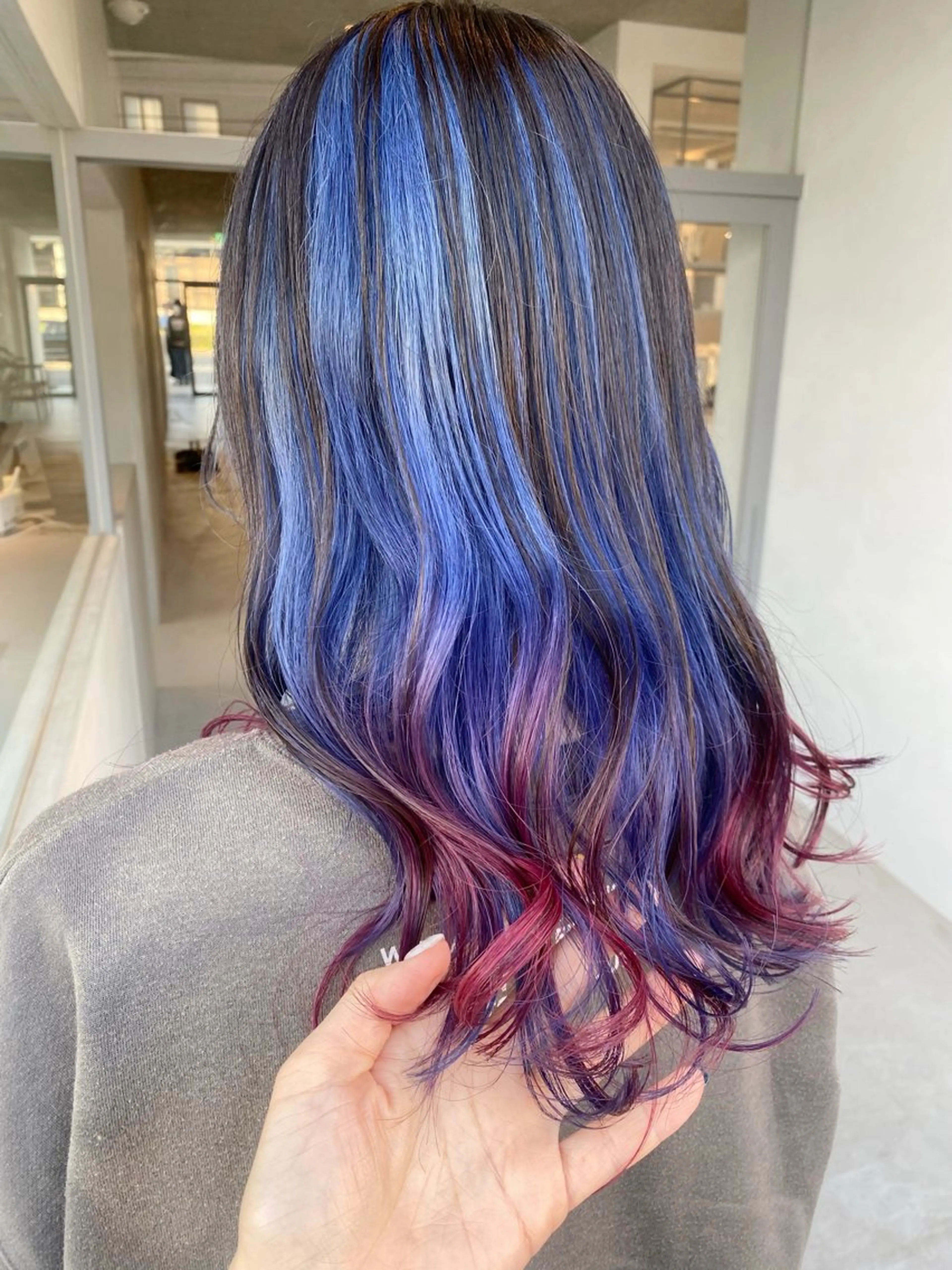 ロング カラー デザインカラー グラデーションカラー ヘアカラー トリートメント 艶髪・透明感カラー・ 韓国ヘア・Yuriのヘアスタイル