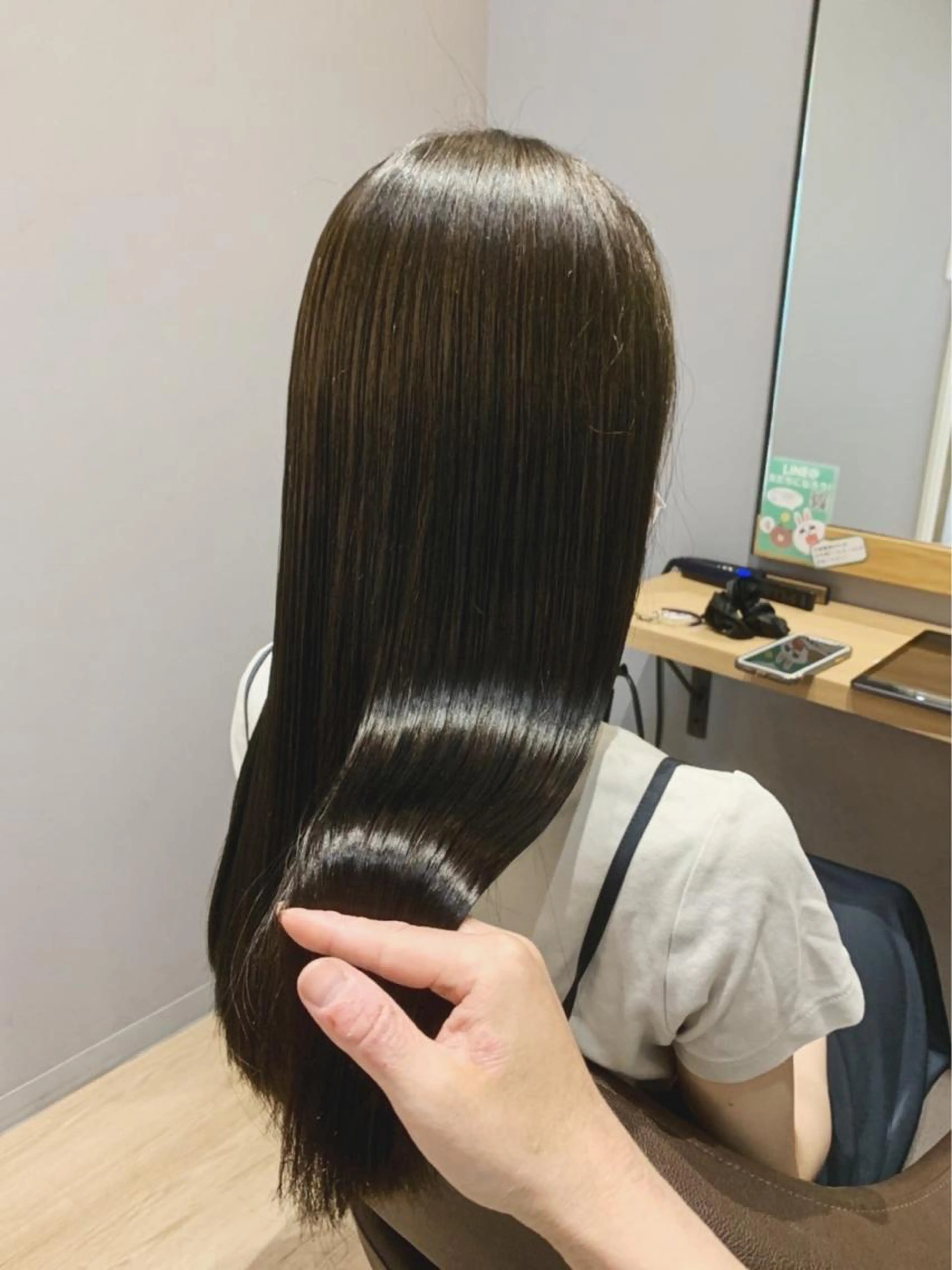 今話題の　✨髪質改善酸性縮毛矯正＋aujua treatment付きの写真