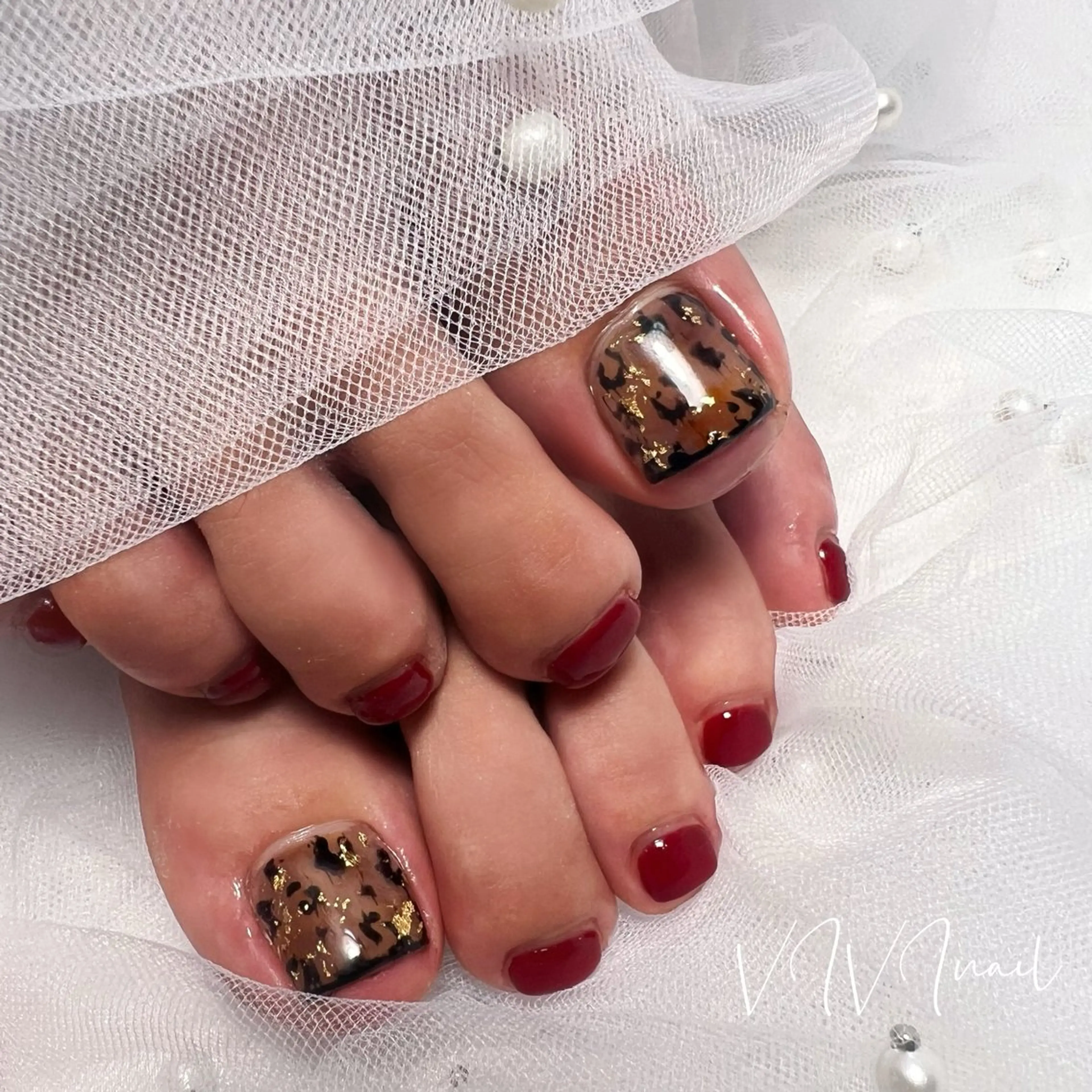 ネイル アニマル柄 フットネイル vivi nailのネイルデザイン