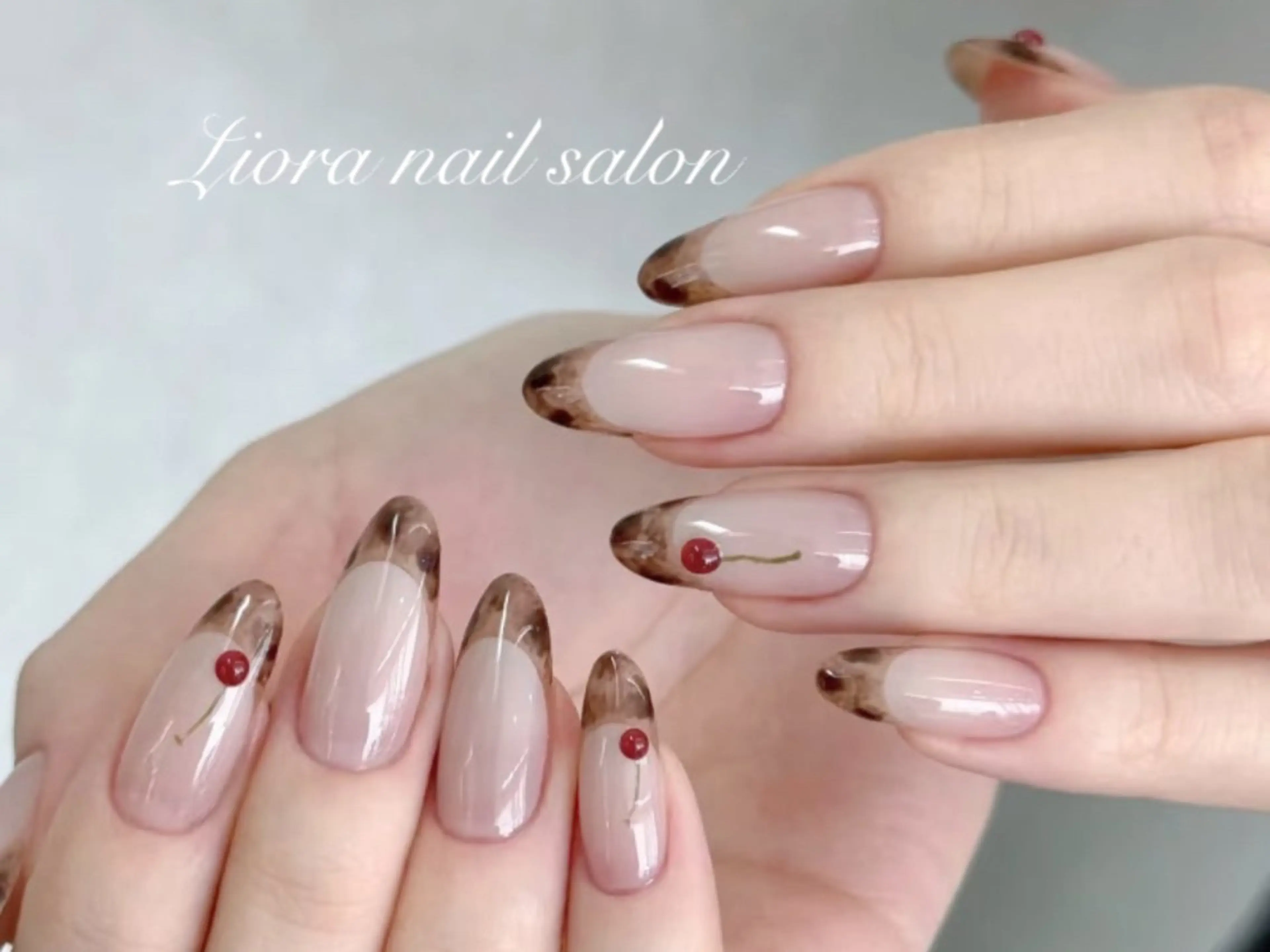 ネイル フレンチネイル ジェルネイル ガーリー グラデーション キラキラネイル ハンドネイル Liora ネイルサロン所属・Liora nail salonのネイルデザイン
