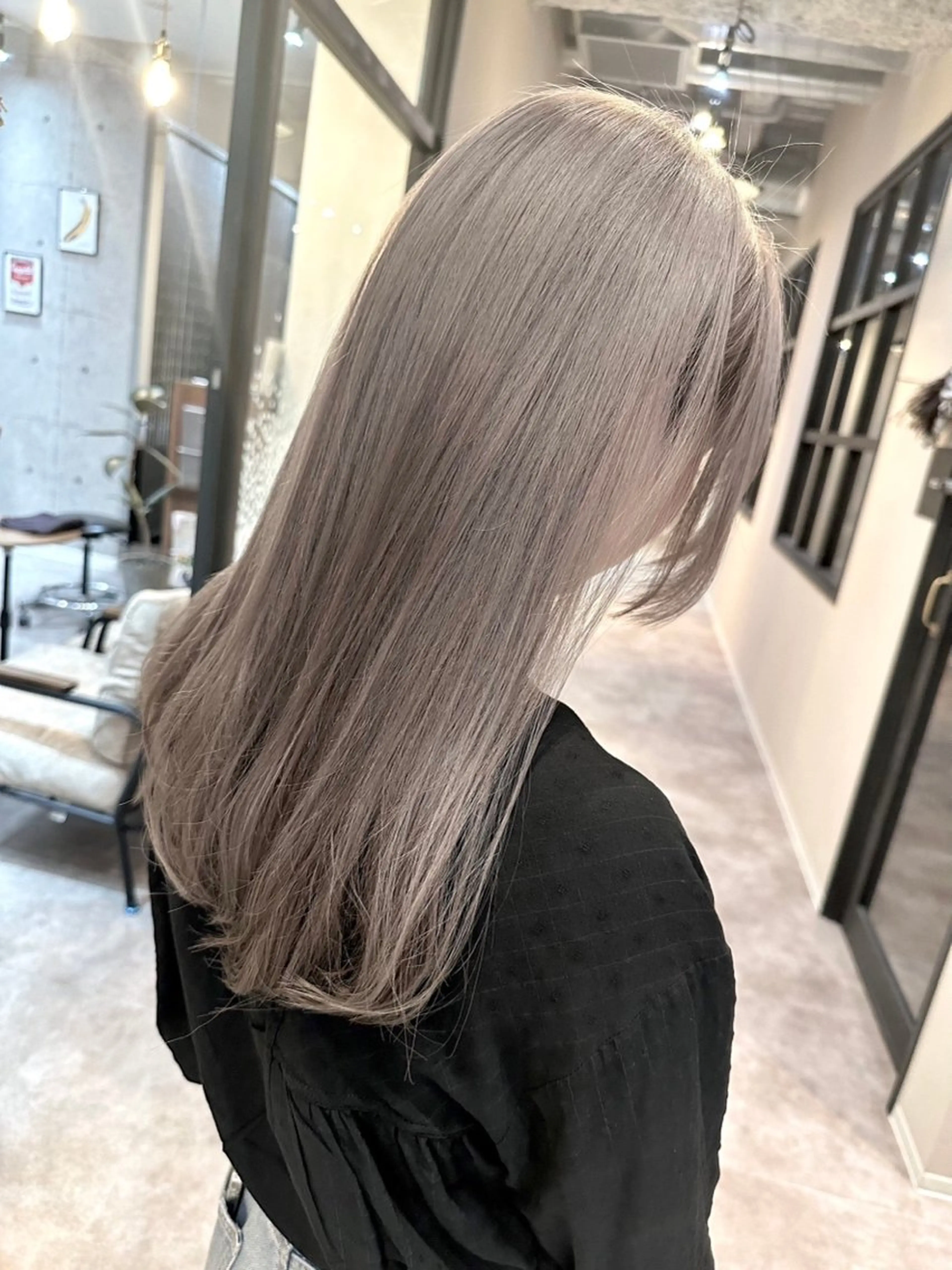 カラー ヘアカラー ハイトーン✨酸性スト レート✨高田めぐみのヘアスタイル