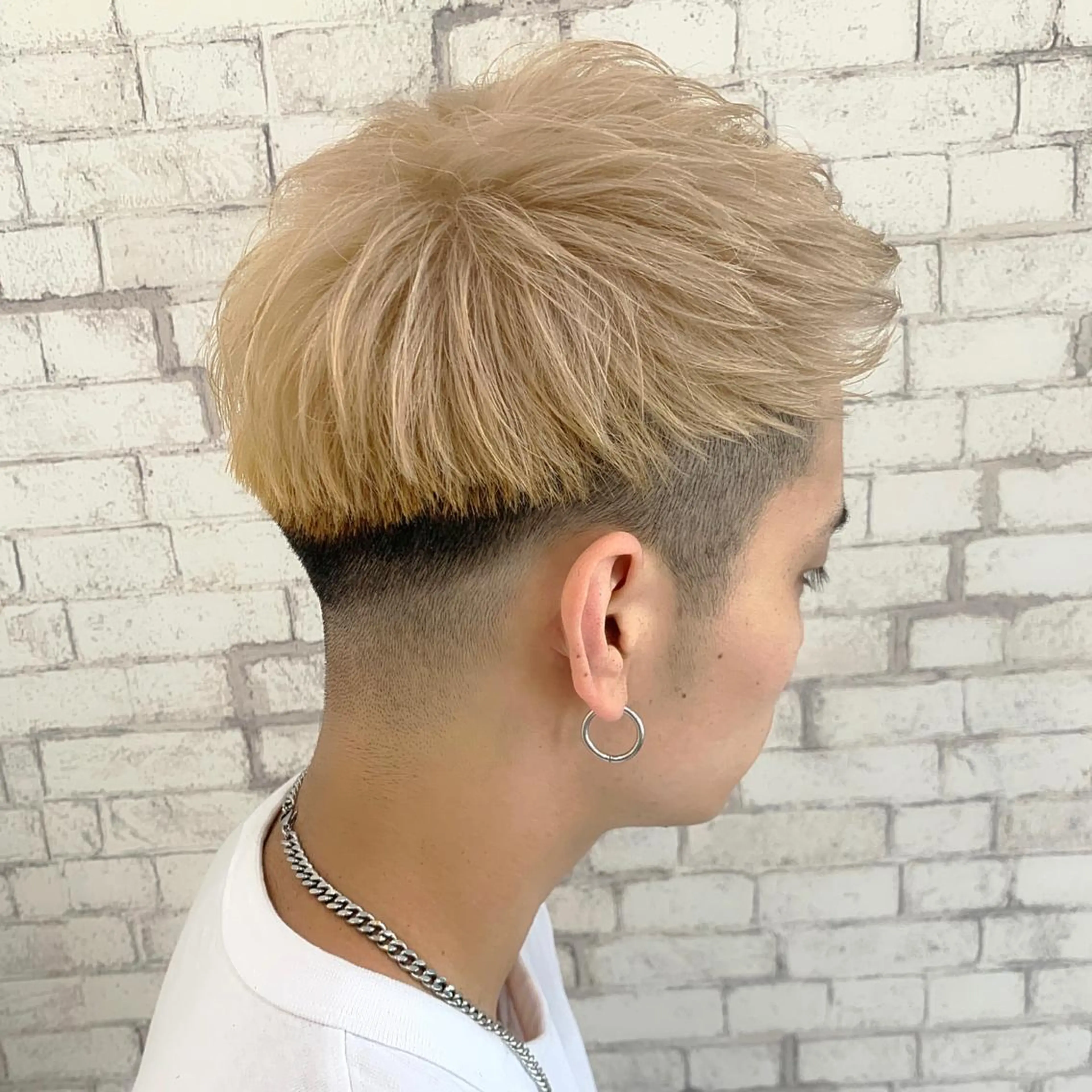 ショート メンズ メンズブリーチ ダメージレスカラー /透明感カラー 上長のヘアスタイル