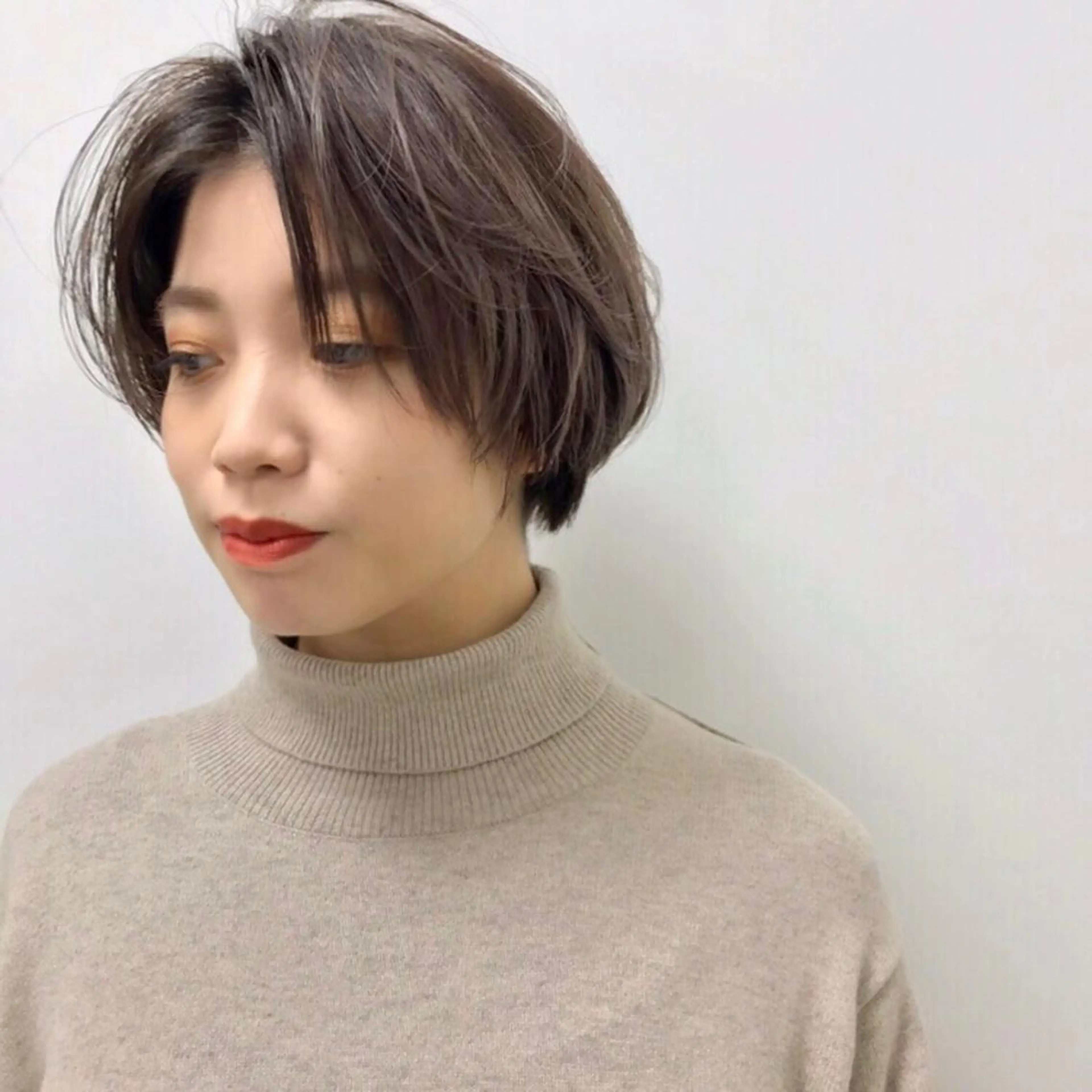 ショート カラー HARUNA🤍 色持ち良いツヤ髪のヘアスタイル