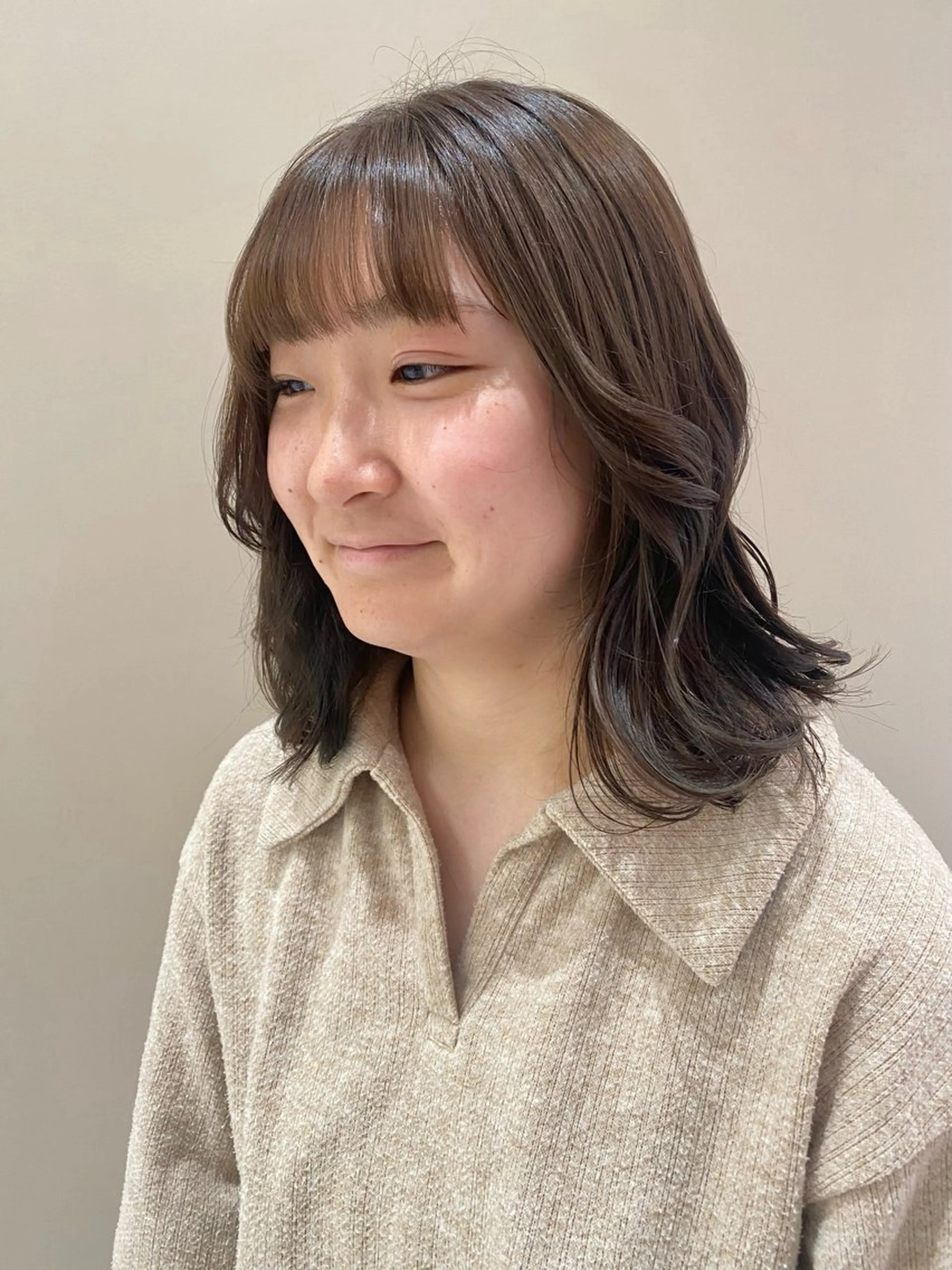 ミディアム カラー ヘアカラー ベージュ/アレンジ /横浜/杉本千夏のヘアスタイル