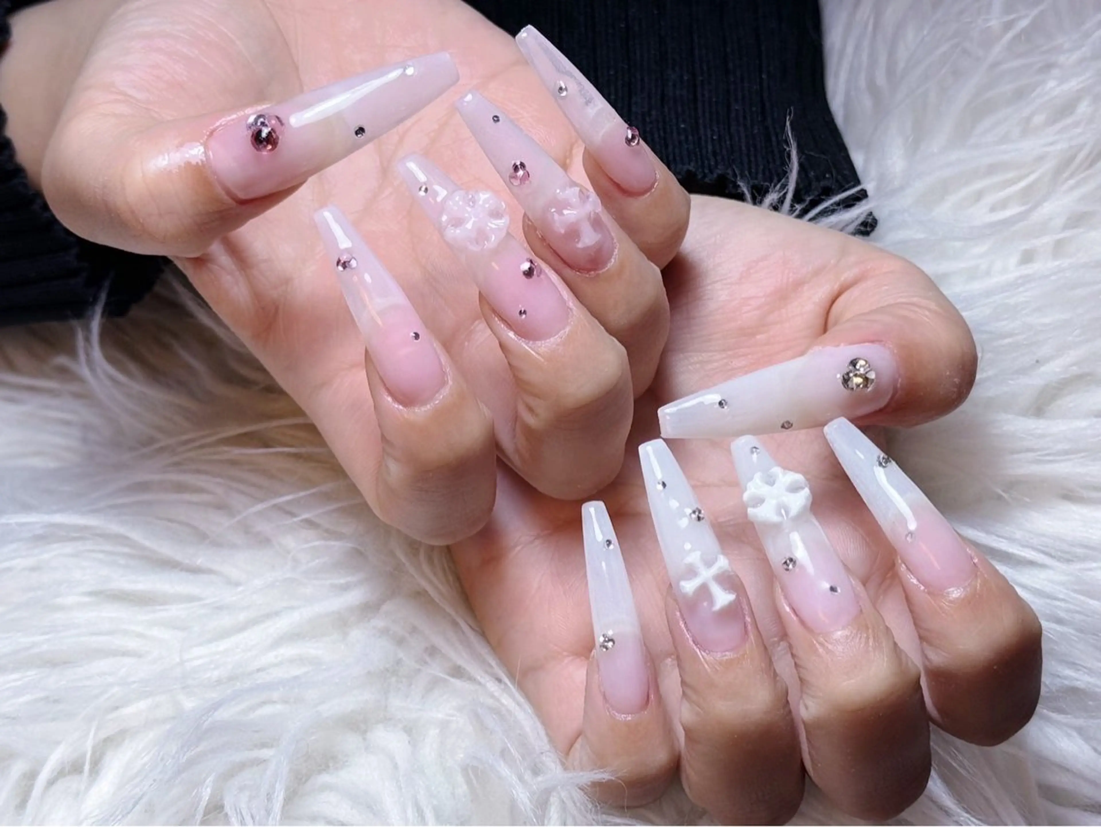 ネイル チークネイル 長さ出し フラワーネイル フレンチネイル ガーリー ハンドネイル NEW NAIL所属・NEW NAIL 池袋のネイルデザイン