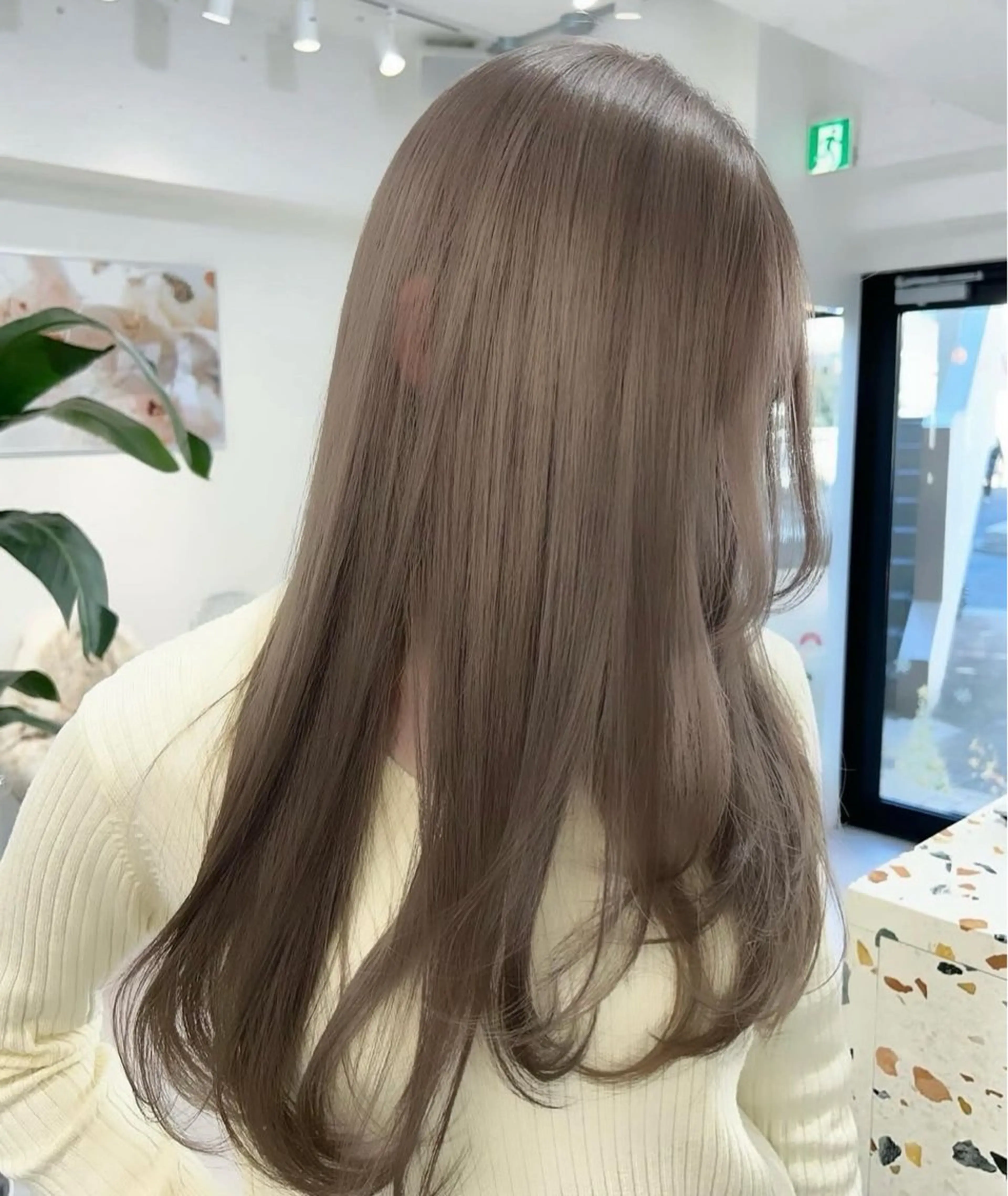 ロング カラー ベージュカラー ブリーチ ブロンド ブラウンカラー グレージュ ヘアカラー 🌊海外ハイライト リタッチ/縮毛矯正のヘアスタイル